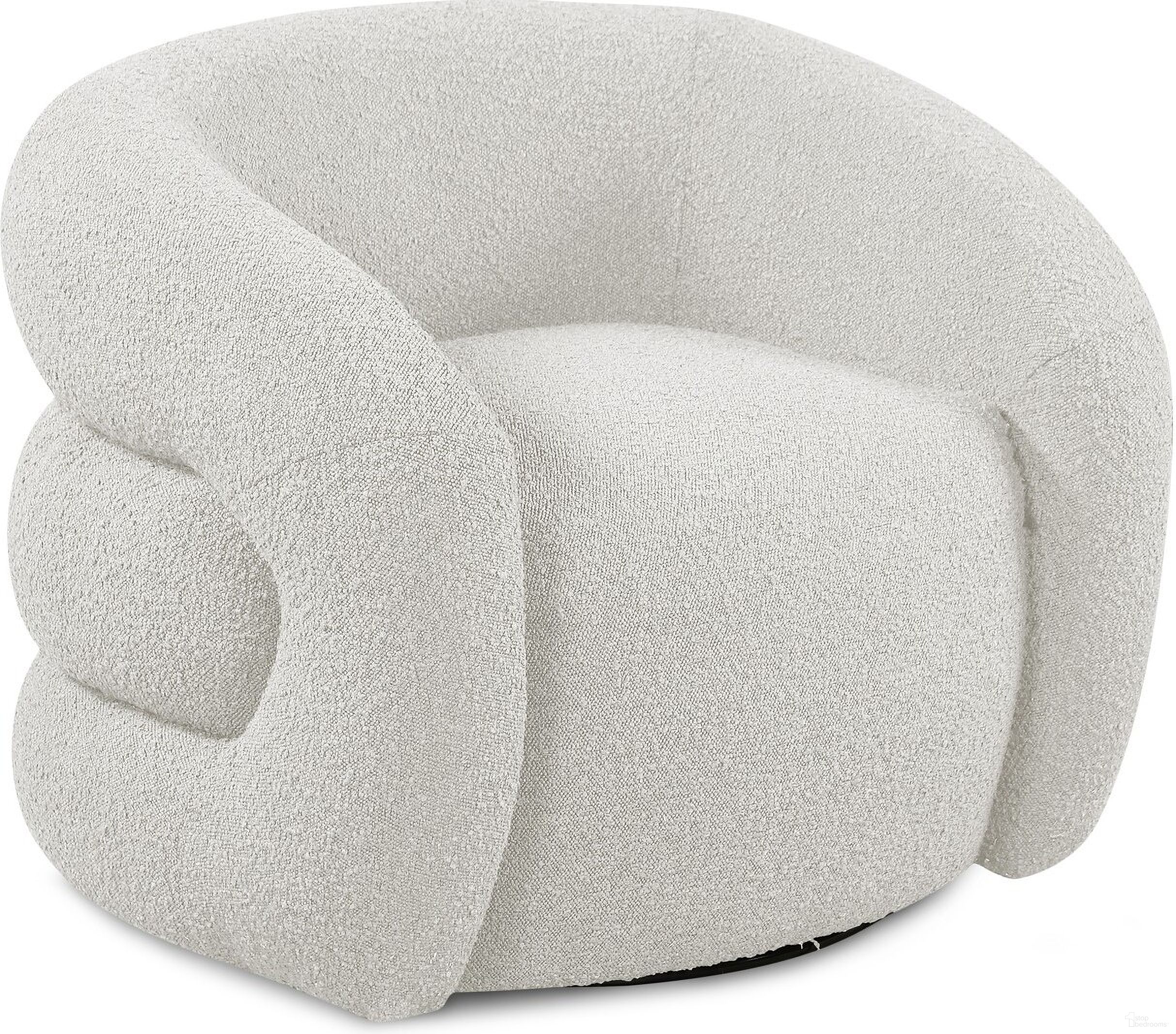The appearance of Roxbury Boucle Fabric Swivel Accent Chair In Cream designed by Meridian in the modern / contemporary interior design. This cream piece of furniture was selected by 1StopBedrooms from Roxbury Collection to add a touch of cosiness and style into your home. Sku: 473Cream. Material: Boucle.