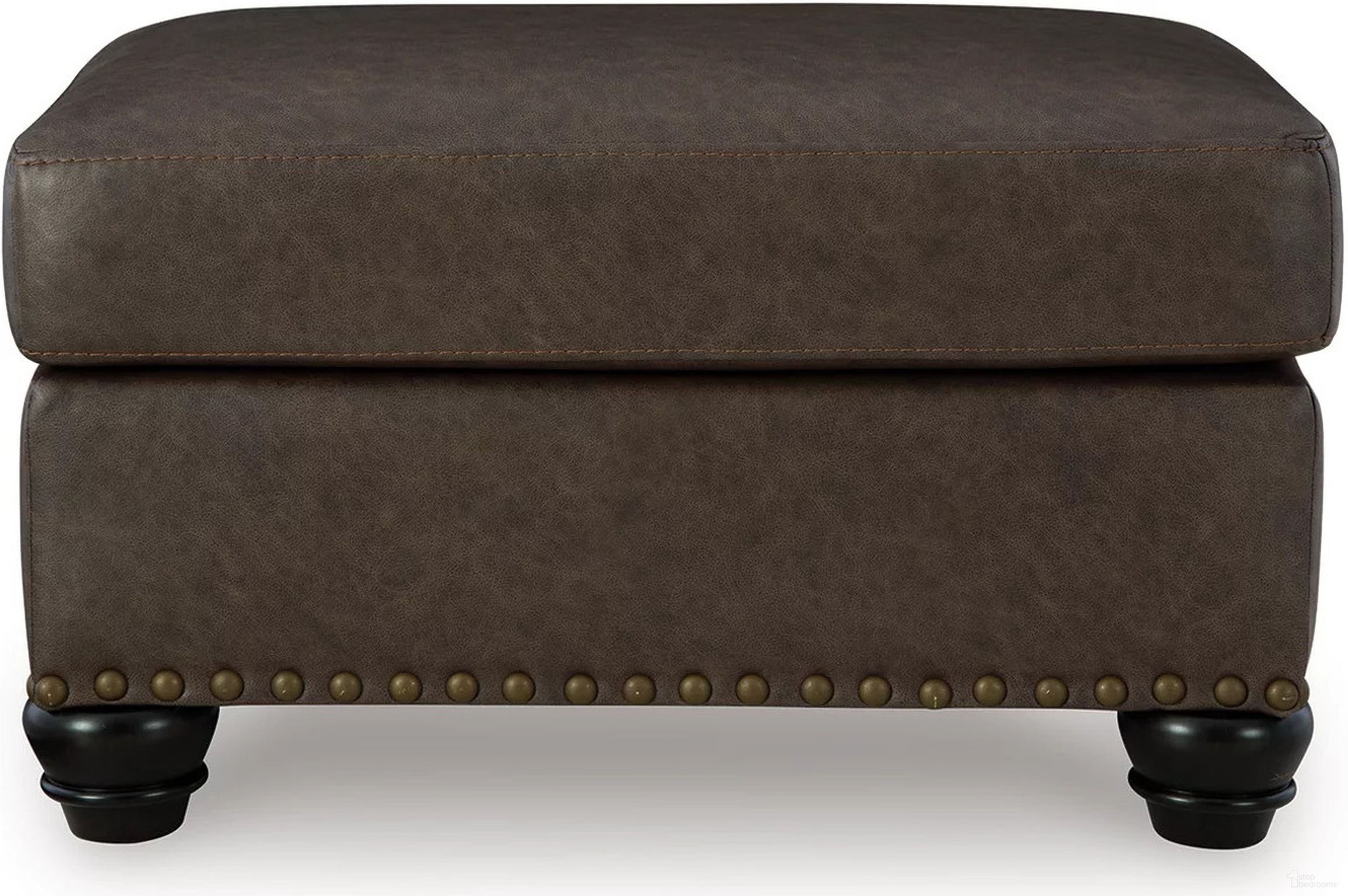 The appearance of Roxmere Ottoman In Umber designed by Signature Design by Ashley in the traditional interior design. This umber piece of furniture was selected by 1StopBedrooms from Roxmere Collection to add a touch of cosiness and style into your home. Sku: 5550314. Material: Fabric.