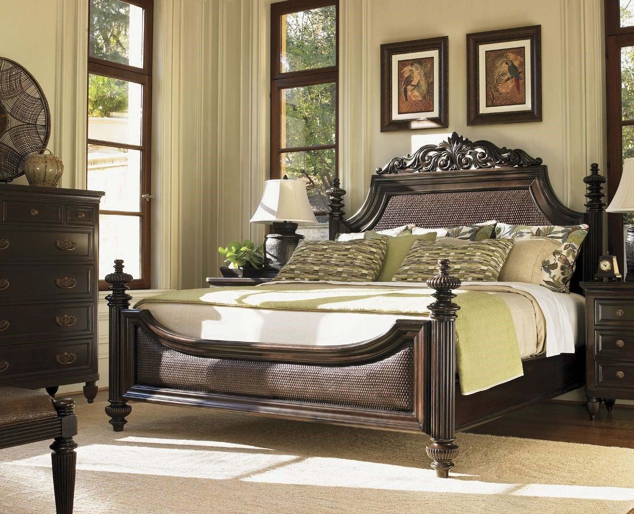 The appearance of Royal Kahala Harbour Point Poster Bedroom Set designed by Tommy Bahama in the traditional interior design. This kona piece of furniture  was selected by 1StopBedrooms from Royal Kahala Collection to add a touch of cosiness and style into your home. Sku: 537-133C;537-621. Bed Type: Poster Bed. Material: Wood. Bed Size: Queen.