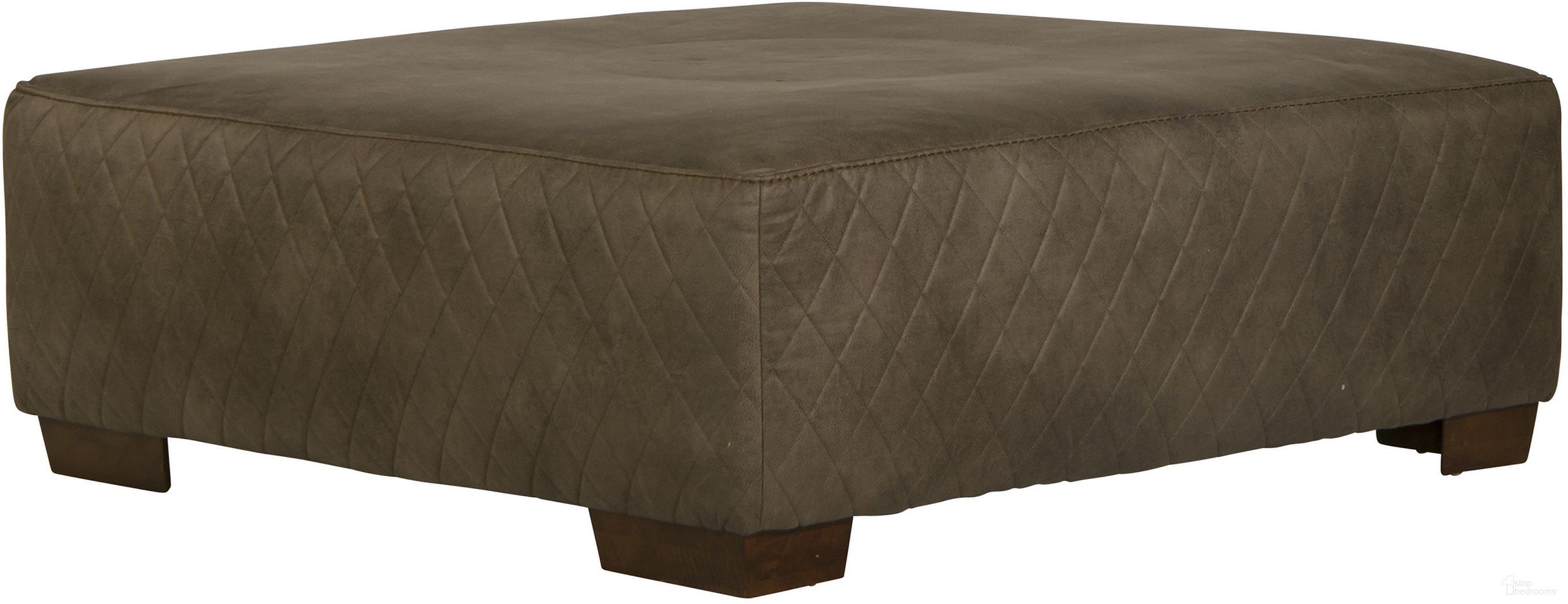 The appearance of Royce Cocktail Ottoman In Taupe designed by Jackson in the traditional interior design. This taupe piece of furniture was selected by 1StopBedrooms from Royce Collection to add a touch of cosiness and style into your home. Sku: 404328117619127619. Material: Fabric.