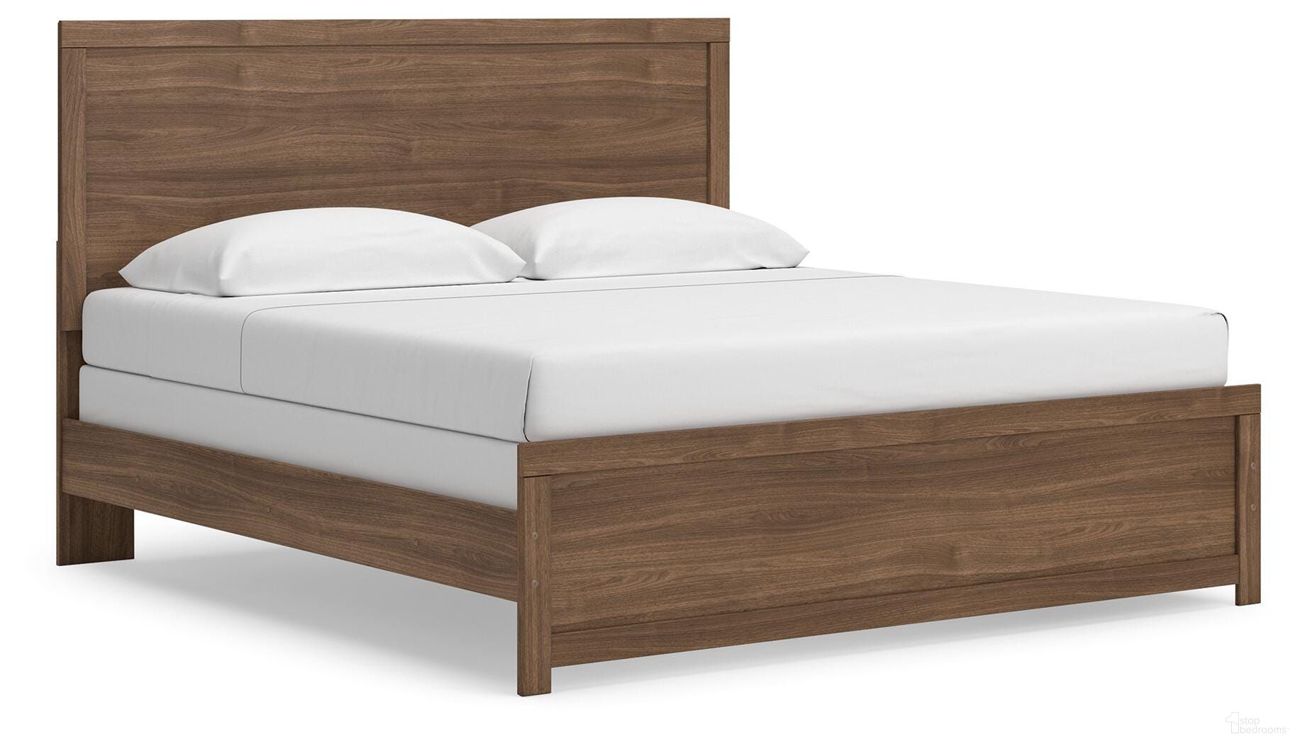 Ryderton King Panel Bed In Auburn