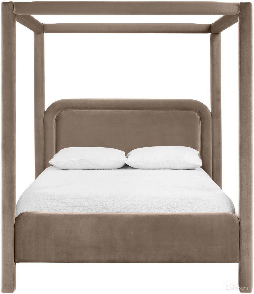 The appearance of Salina Velvet Upholstered King Bed In Taupe designed by Meridian in the modern / contemporary interior design. This taupe piece of furniture was selected by 1StopBedrooms from Salina Collection to add a touch of cosiness and style into your home. Sku: B1295Taupe-K Box 1/2 (Headboard / Footboard / Support on Headboard / Slats);B1295Taupe-K Box 2/2 (Rails / Bed Post / Support on Headboard Length / Center Rail). Bed Size: King. Material: Velvet. Bed Type: Upholstered Bed.