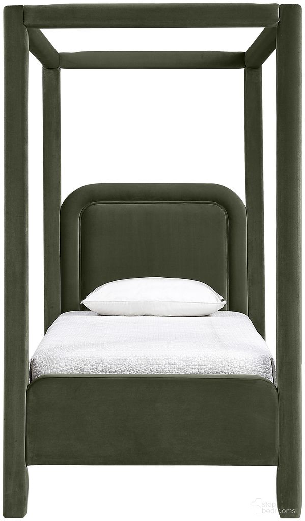 The appearance of Salina Velvet Upholstered Twin Bed In Green designed by Meridian in the modern / contemporary interior design. This green piece of furniture was selected by 1StopBedrooms from Salina Collection to add a touch of cosiness and style into your home. Sku: B1295Green-T Box 1/2 (Headboard / Footboard / Support on Headboard / Slats);B1295Green-T Box 2/2 (Rails / Bed Post / Support on Headboard Length). Bed Size: Twin. Material: Velvet. Bed Type: Upholstered Bed.