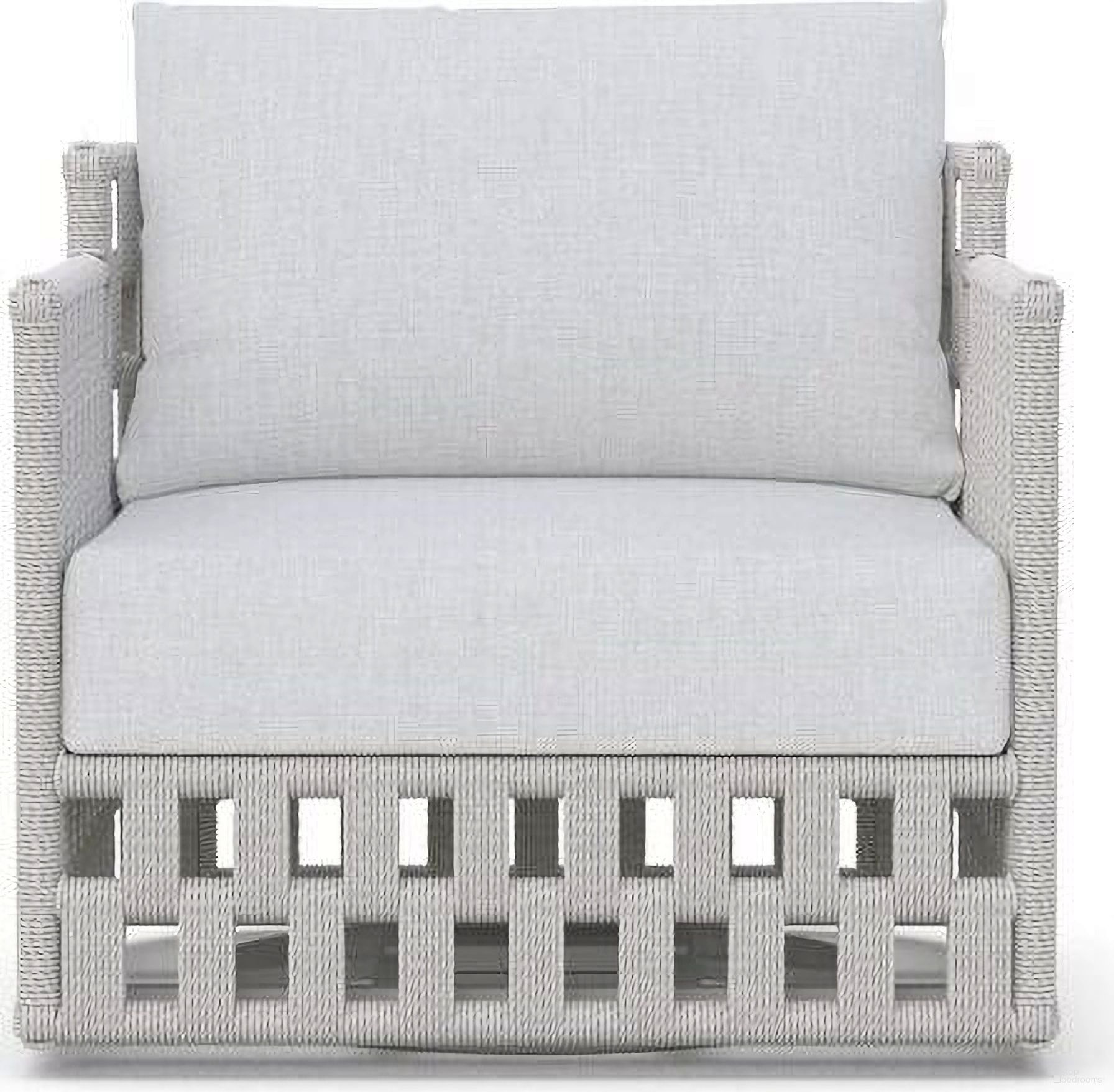 The appearance of Santa Cruz Swivel Club Chair with Cushion In Polar and Matte White designed by Azzurro Living in the traditional interior design. This polar/matte white piece of furniture was selected by 1StopBedrooms from Santa Cruz Collection to add a touch of cosiness and style into your home. Sku: SCZ-W21S1S-CU. Material: Aluminum.