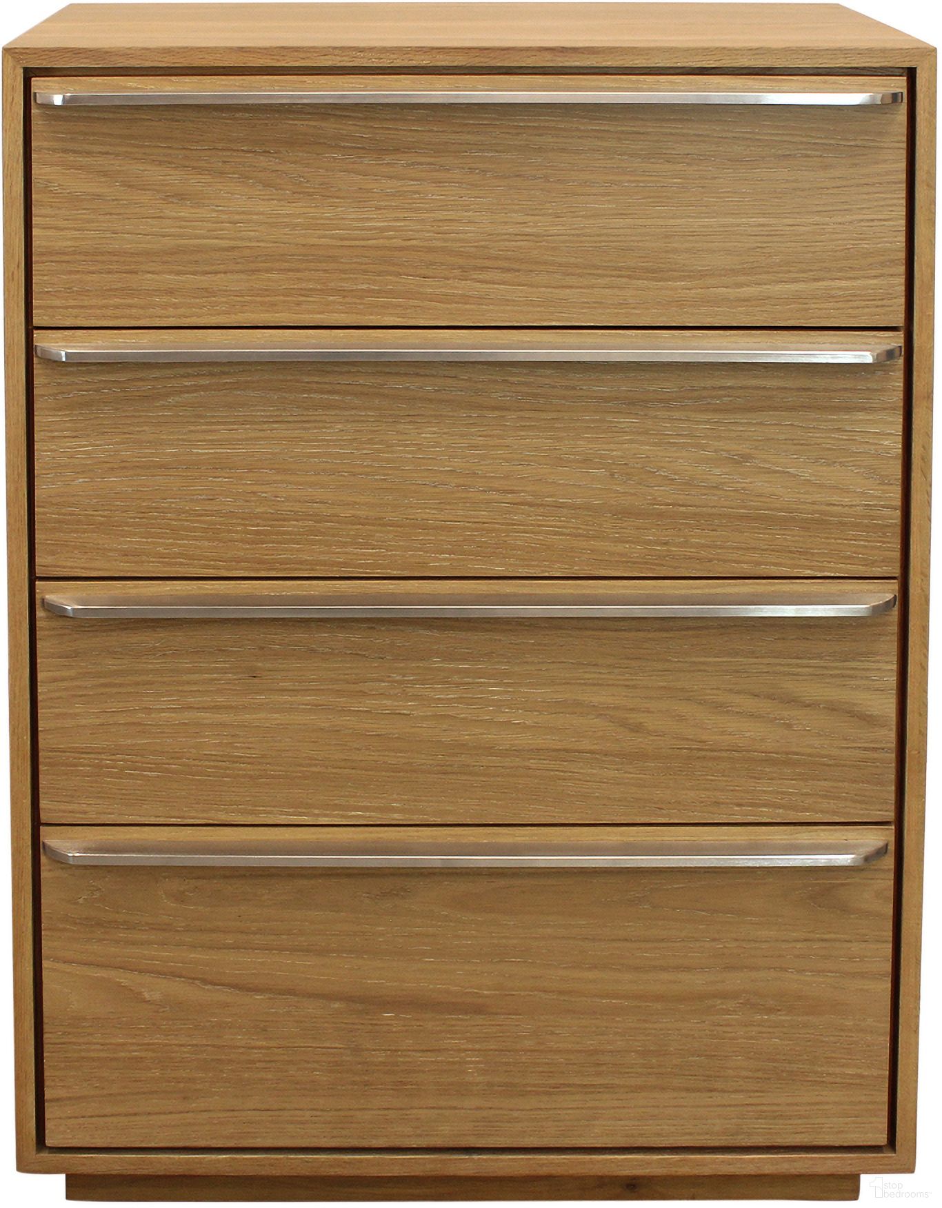 The appearance of Sarasota 4-Drawer Oak Wood Dresser With Metal Handles In Natural designed by Moti in the transitional interior design. This natural piece of furniture was selected by 1StopBedrooms from Sarasota Collection to add a touch of cosiness and style into your home. Sku: 38115001. Material: Wood.