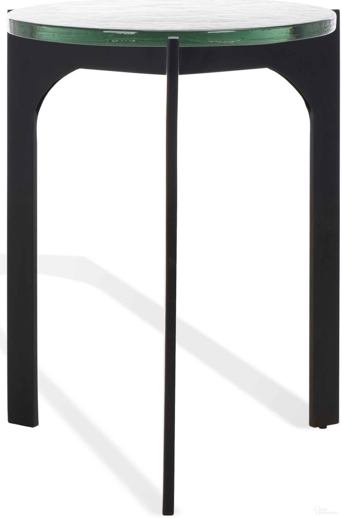 The appearance of Seymour Cast Glass Accent Table In Clear and Black designed by Safavieh Couture in the modern / contemporary interior design. This clear/black piece of furniture  was selected by 1StopBedrooms from Seymour Collection to add a touch of cosiness and style into your home. Sku: SFV7904A. Material: Iron.