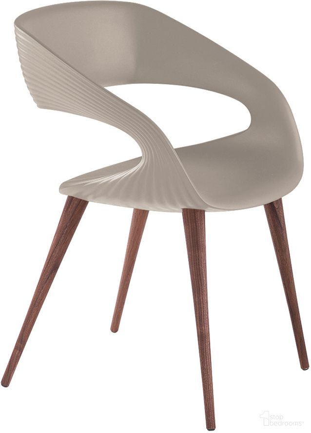 The appearance of Shape Dining Chair In Tan with Oak Legs designed by Bellini Modern Living in the modern / contemporary interior design. This tan piece of furniture was selected by 1StopBedrooms from Shape Collection to add a touch of cosiness and style into your home. Sku: Shape TAN-OAK. Material: Wood. Chair Type: Arm Chair.