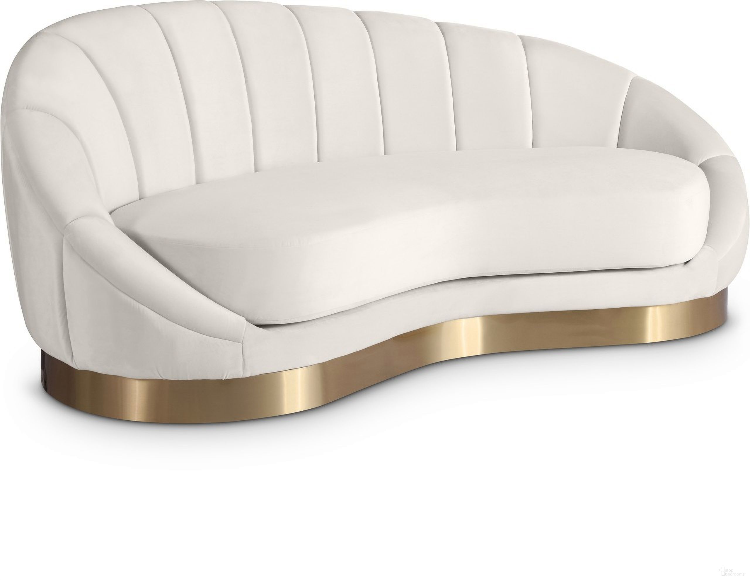 The appearance of Shelly Velvet Chaise In Cream designed by Meridian in the modern / contemporary interior design. This cream velvet piece of furniture was selected by 1StopBedrooms from Shelly Collection to add a touch of cosiness and style into your home. Sku: 623Cream-Chaise. Material: Velvet.