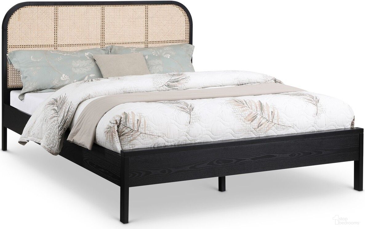 The appearance of Siena Ash Wood King Bed In Black designed by Meridian in the transitional interior design. This black piece of furniture  was selected by 1StopBedrooms from Siena Collection to add a touch of cosiness and style into your home. Sku: SienaBlack-K Box 1/3 (Headboard);SienaBlack-K Box 2/3 (Footboard / Slats / HW / Support Legs);SienaBlack-K Box 3/3 (Rails). Bed Type: Panel Bed. Material: Wood. Bed Size: King.