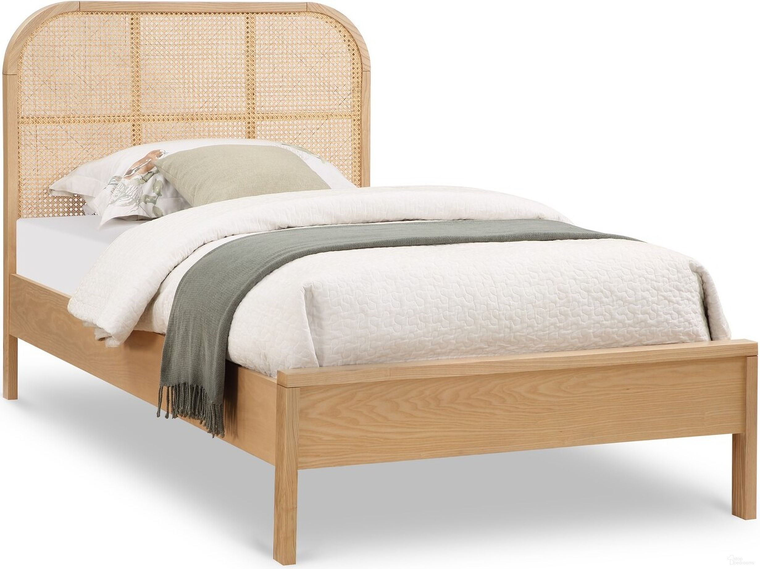 The appearance of Siena Ash Wood Twin Bed In Natural designed by Meridian in the transitional interior design. This natural piece of furniture was selected by 1StopBedrooms from Siena Collection to add a touch of cosiness and style into your home. Sku: SienaNatural-T Box 1/3 (Headboard);SienaNatural-T Box 2/3 (Footboard / Slats / HW / Support Legs);SienaNatural-T Box 3/3 (Rails). Bed Type: Panel Bed. Material: Wood. Bed Size: Twin.