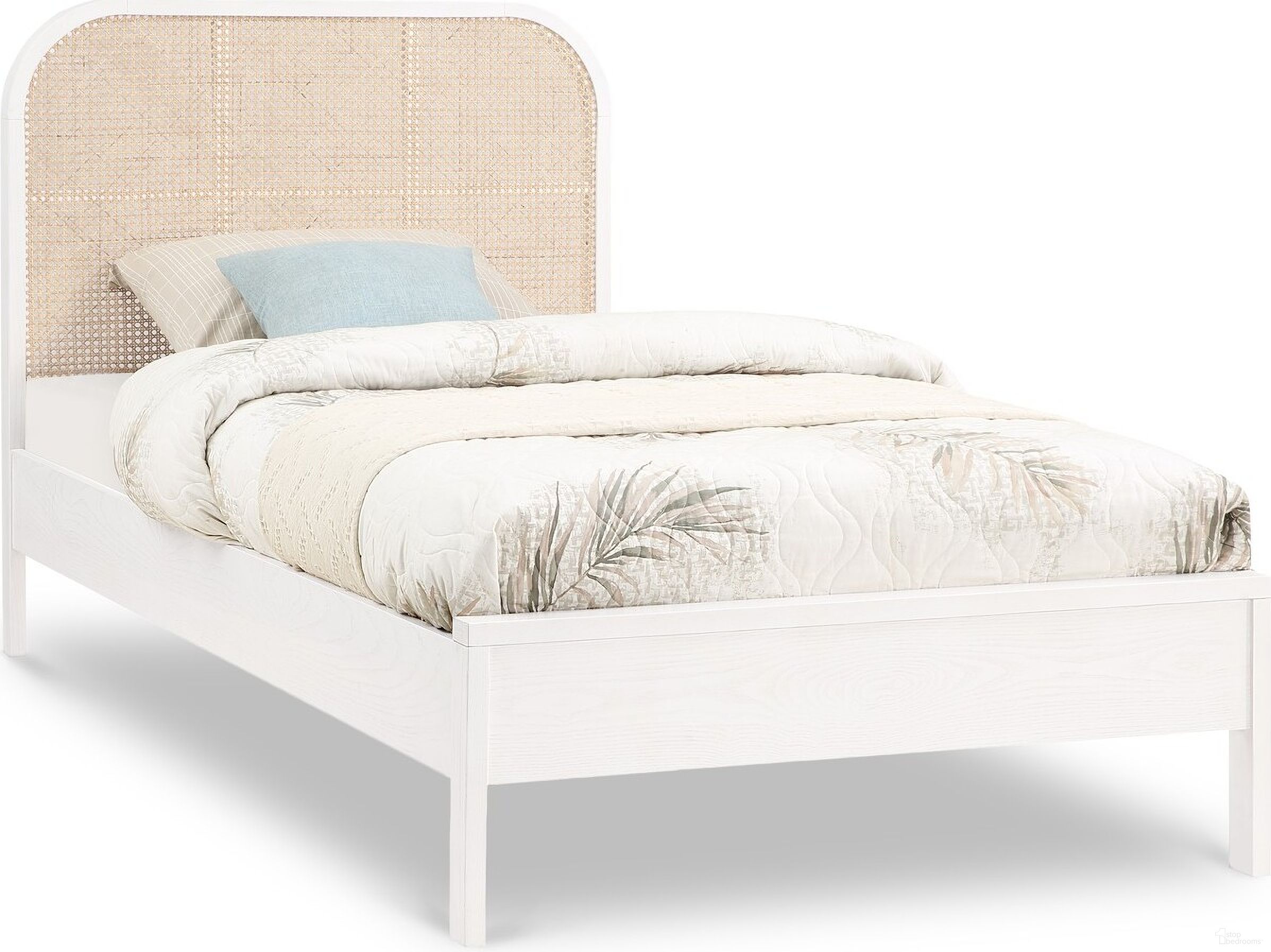 The appearance of Siena Ash Wood Twin Bed In White designed by Meridian in the transitional interior design. This white piece of furniture was selected by 1StopBedrooms from Siena Collection to add a touch of cosiness and style into your home. Sku: SienaWhite-T Box 1/3 (Headboard);SienaWhite-T Box 2/3 (Footboard / Slats / HW / Support Legs);SienaWhite-T Box 3/3 (Rails). Bed Type: Panel Bed. Material: Wood. Bed Size: Twin.