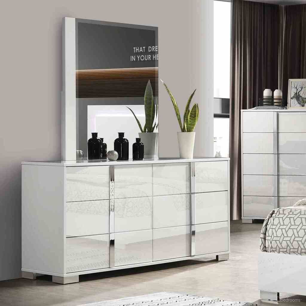 The appearance of Sinistra Dresser In White designed by Furniture of America in the modern / contemporary interior design. This white piece of furniture  was selected by 1StopBedrooms from Sinistra Collection to add a touch of cosiness and style into your home. Sku: FM7211WH-D. Material: Metal.