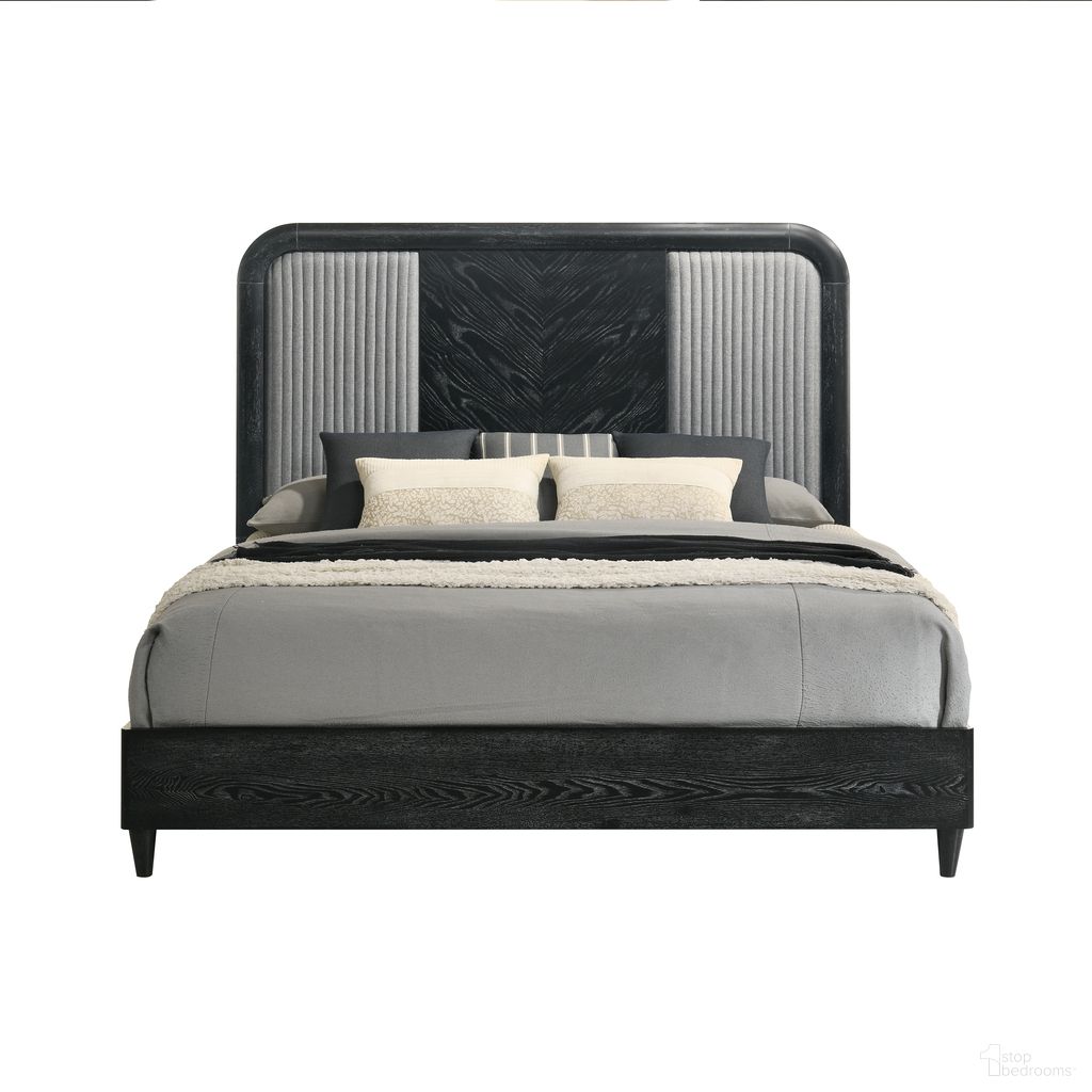 The appearance of Skyline Wastern King Bed In Black designed by New Classic in the modern / contemporary interior design. This black piece of furniture  was selected by 1StopBedrooms from Skyline Collection to add a touch of cosiness and style into your home. Sku: B1434-115;B1434-335. Material: Wood. Bed Size: King.