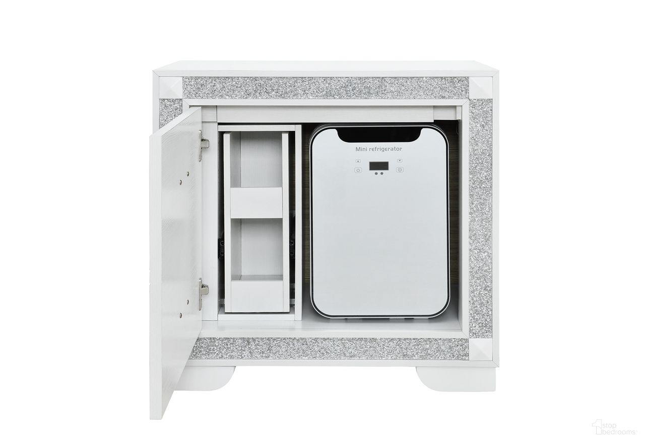 The appearance of Soleil Nightstand with Cooler and Speaker In White designed by Global Furniture USA in the modern / contemporary interior design. This white piece of furniture was selected by 1StopBedrooms from Soleil Collection to add a touch of cosiness and style into your home. Sku: SOLEIL-WHITE-NS W/COOLER + SPKR. Material: MDF.