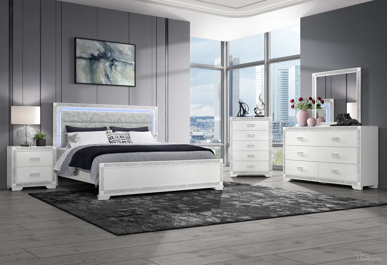 The appearance of Soleil Upholstered Bedroom Set In White designed by Global Furniture USA in the modern / contemporary interior design. This white piece of furniture was selected by 1StopBedrooms from Soleil Collection to add a touch of cosiness and style into your home. Sku: SOLEIL-WHITE-QB/KB-SR;SOLEIL-WHITE-QB-HB/FB/SLATS;SOLEIL-WHITE-NS. Bed Size: King. Material: MDF.