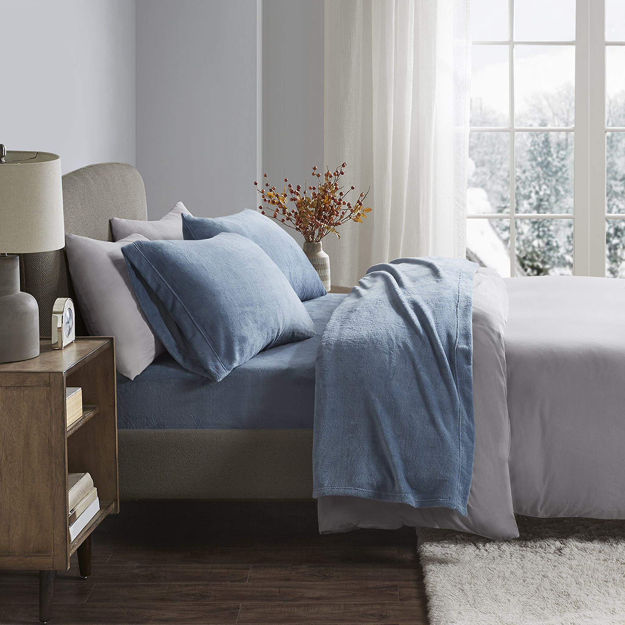 Soloft Polyester Knitted Plush 4 Piece King Sheet Set In Blue