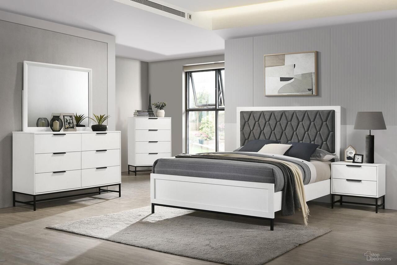 The appearance of Sonora Upholstered Panel Bedroom Set In White designed by Coaster in the modern / contemporary interior design. This white piece of furniture was selected by 1StopBedrooms from Sonora Collection to add a touch of cosiness and style into your home. Sku: 224861KEB1;224861KEB2;224862. Material: Wood. Bed Size: California King.
