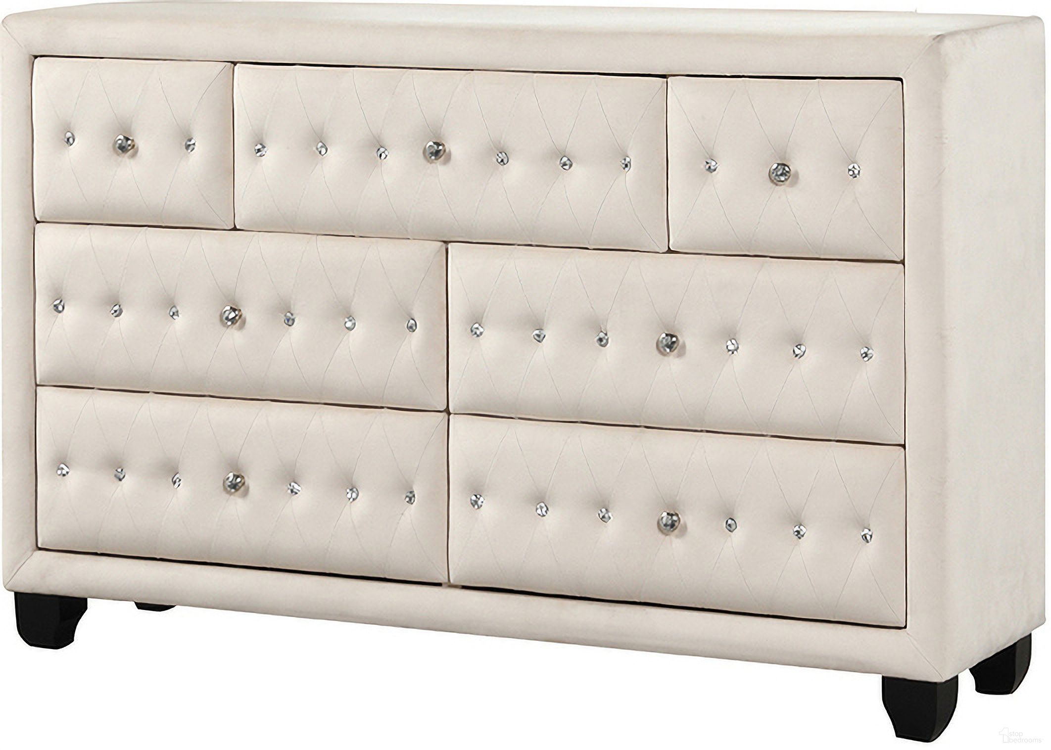 Sophia Crystal Tufted 7-Drawer Dresser In Cream