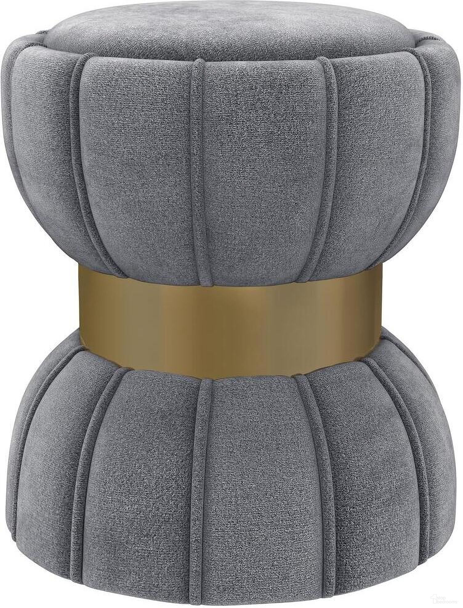 The appearance of Sora Round Upholstered Ottoman In Grey designed by Coaster in the modern / contemporary interior design. This grey piece of furniture was selected by 1StopBedrooms from Sora Collection to add a touch of cosiness and style into your home. Sku: 910291. Material: Upholstered.