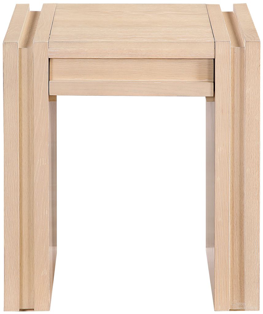The appearance of Stanton Oak Veneer and Solid Wood End Table In Natural designed by Meridian in the modern / contemporary interior design. This natural piece of furniture was selected by 1StopBedrooms from Stanton Collection to add a touch of cosiness and style into your home. Sku: 232Natural-E. Material: Rubberwood.