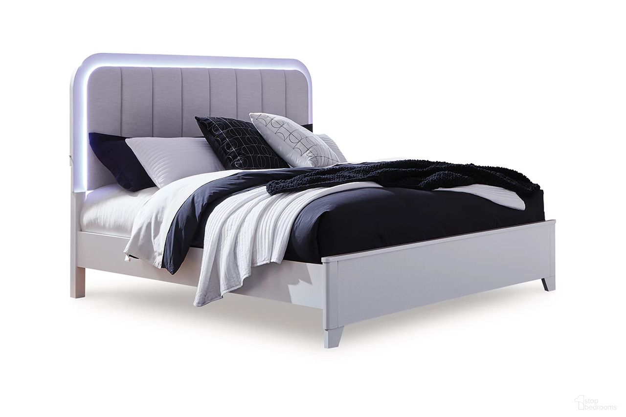 The appearance of Stenluxe Queen Upholstered Panel Bed In White designed by Signature Design by Ashley in the modern / contemporary interior design. This white piece of furniture was selected by 1StopBedrooms from Stenluxe Collection to add a touch of cosiness and style into your home. Sku: NCB392-54;NCB392-57. Bed Type: Panel Bed. Bed Size: Queen.
