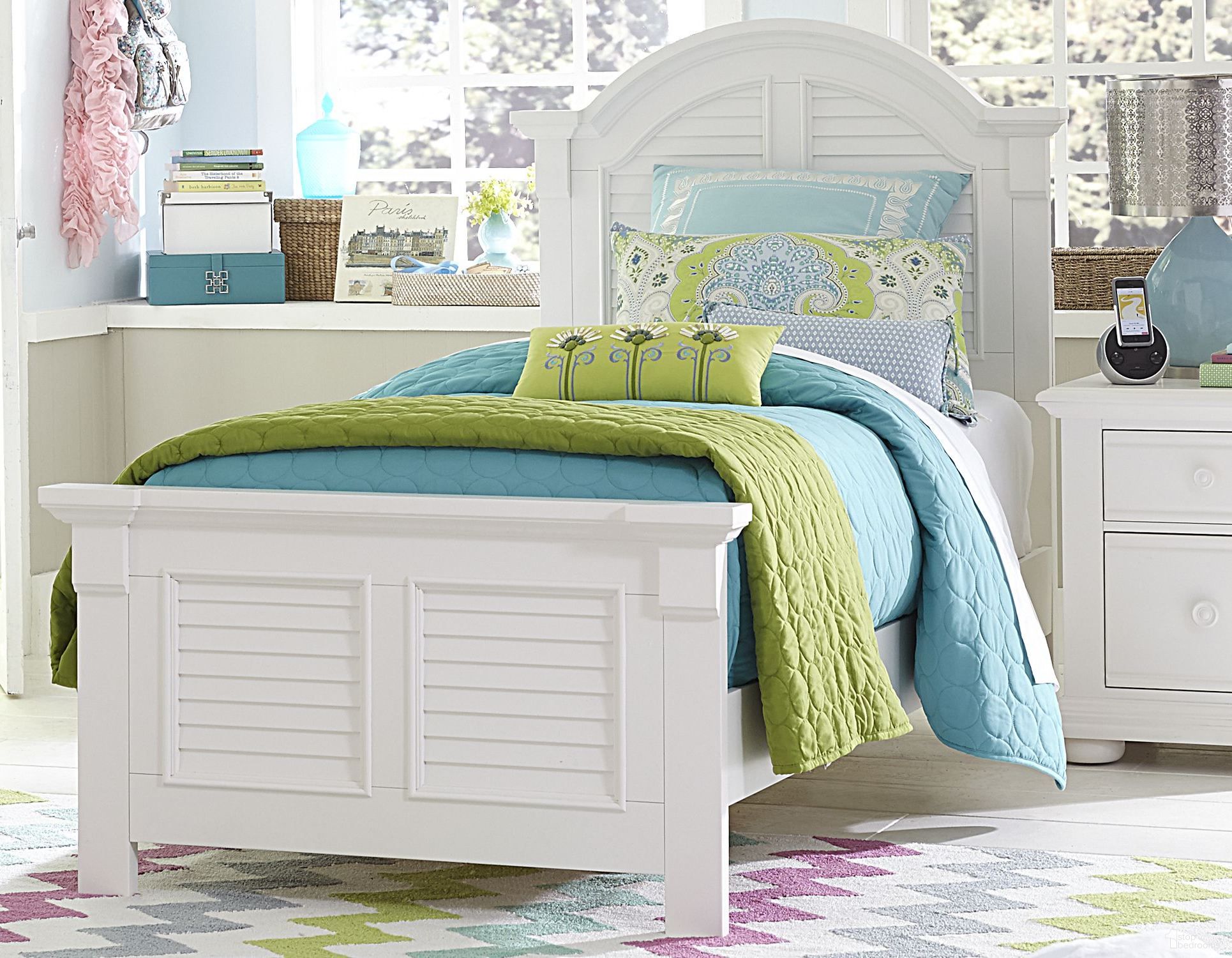 The appearance of Summer House Oyster White Youth Panel Bedroom Set designed by Liberty in the modern / contemporary interior design. This oyster white piece of furniture was selected by 1StopBedrooms from Summer House Collection to add a touch of cosiness and style into your home. Sku: 607-BR17;607-BR18;607-BR61;607-BR89. Bed Type: Panel Bed. Material: Wood. Bed Size: Twin.