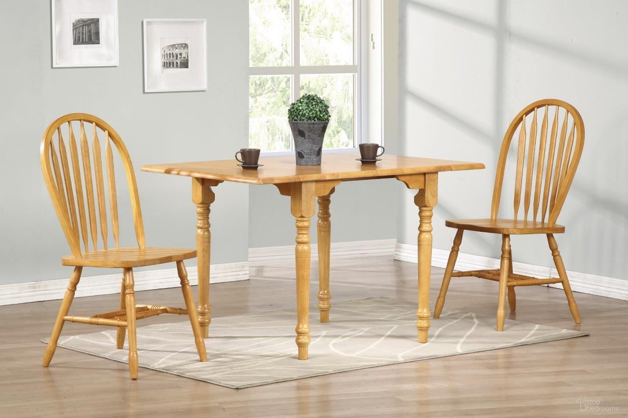 The appearance of Sunset Trading Selections 3 Piece 48 Inch Rectangular Extendable Dining Set In Light Oak designed by Sunset Trading in the traditional interior design. This light oak piece of furniture was selected by 1StopBedrooms from Oak Selections Collection to add a touch of cosiness and style into your home. Sku: PK-TLD-3448-LO;DLU-820-LO. Material: Wood.