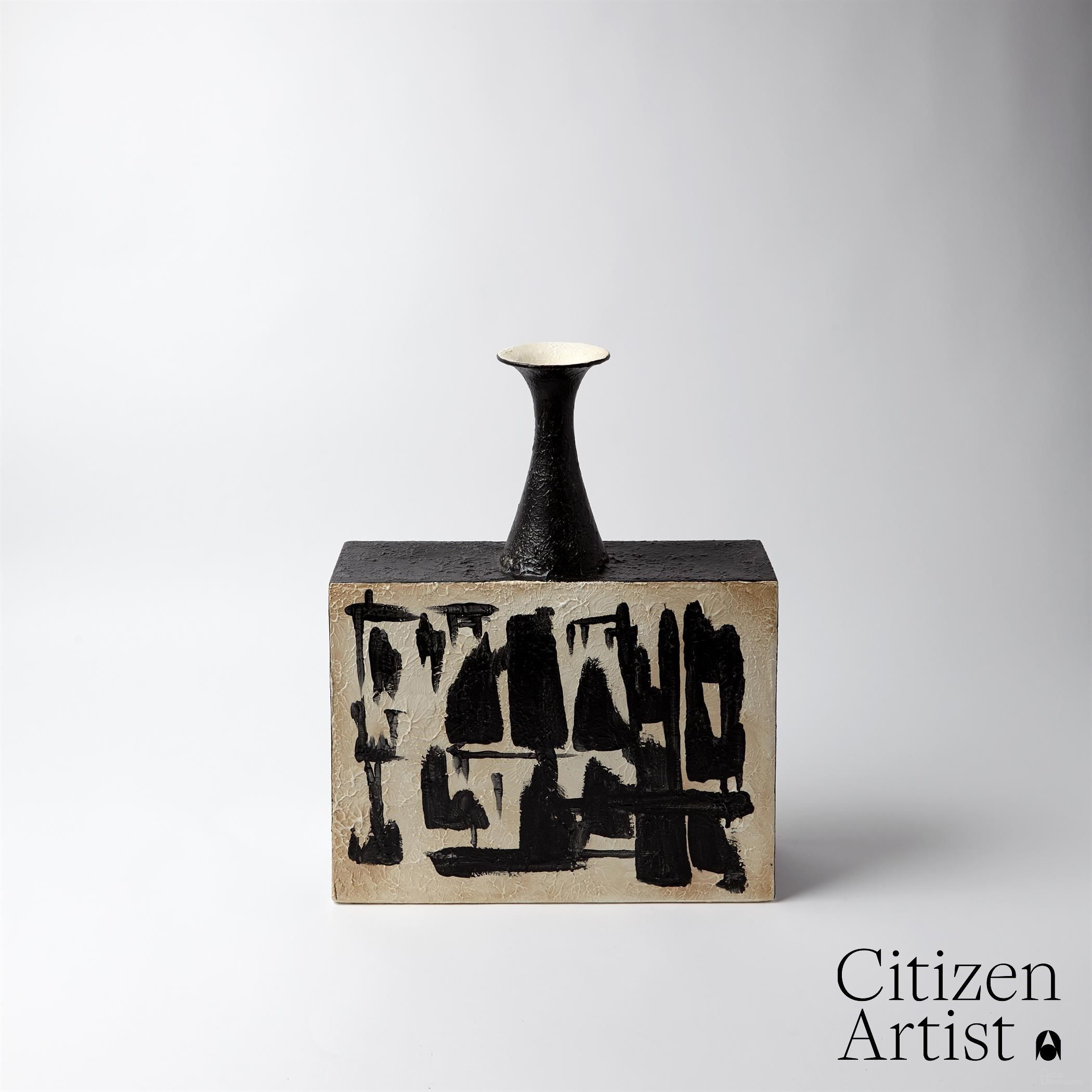 Thetis Short Vase In Black
