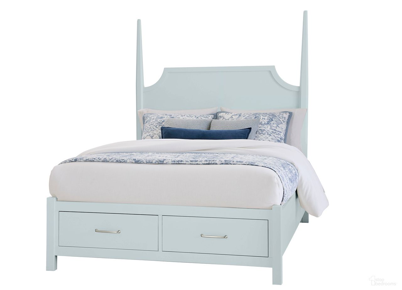 The appearance of Tide and Timber King Pencil Poster Bed With Footboard Storage In Blue designed by Vaughan Bassett in the traditional interior design. This blue piece of furniture was selected by 1StopBedrooms from Tide and Timber Collection to add a touch of cosiness and style into your home. Sku: 835-668;835-066B;835-502;TT-666T. Bed Type: Poster Bed. Bed Size: King. Material: Solid Wood.
