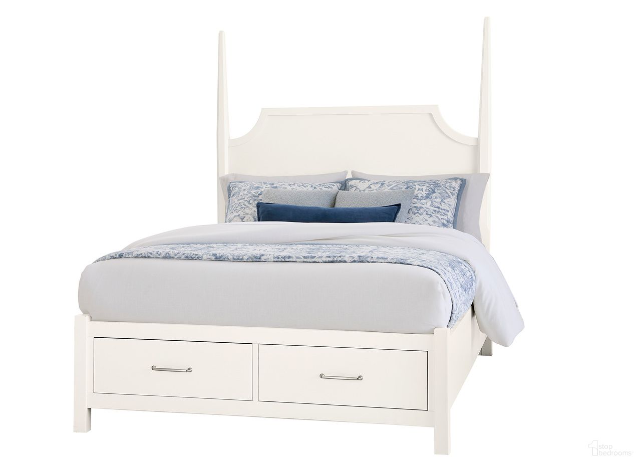 The appearance of Tide and Timber Queen Pencil Poster Bed With Footboard Storage In Cream designed by Vaughan Bassett in the traditional interior design. This cream piece of furniture was selected by 1StopBedrooms from Tide and Timber Collection to add a touch of cosiness and style into your home. Sku: 834-558;834-050B;834-502;TT-555T. Bed Type: Poster Bed. Bed Size: Queen. Material: Solid Wood.