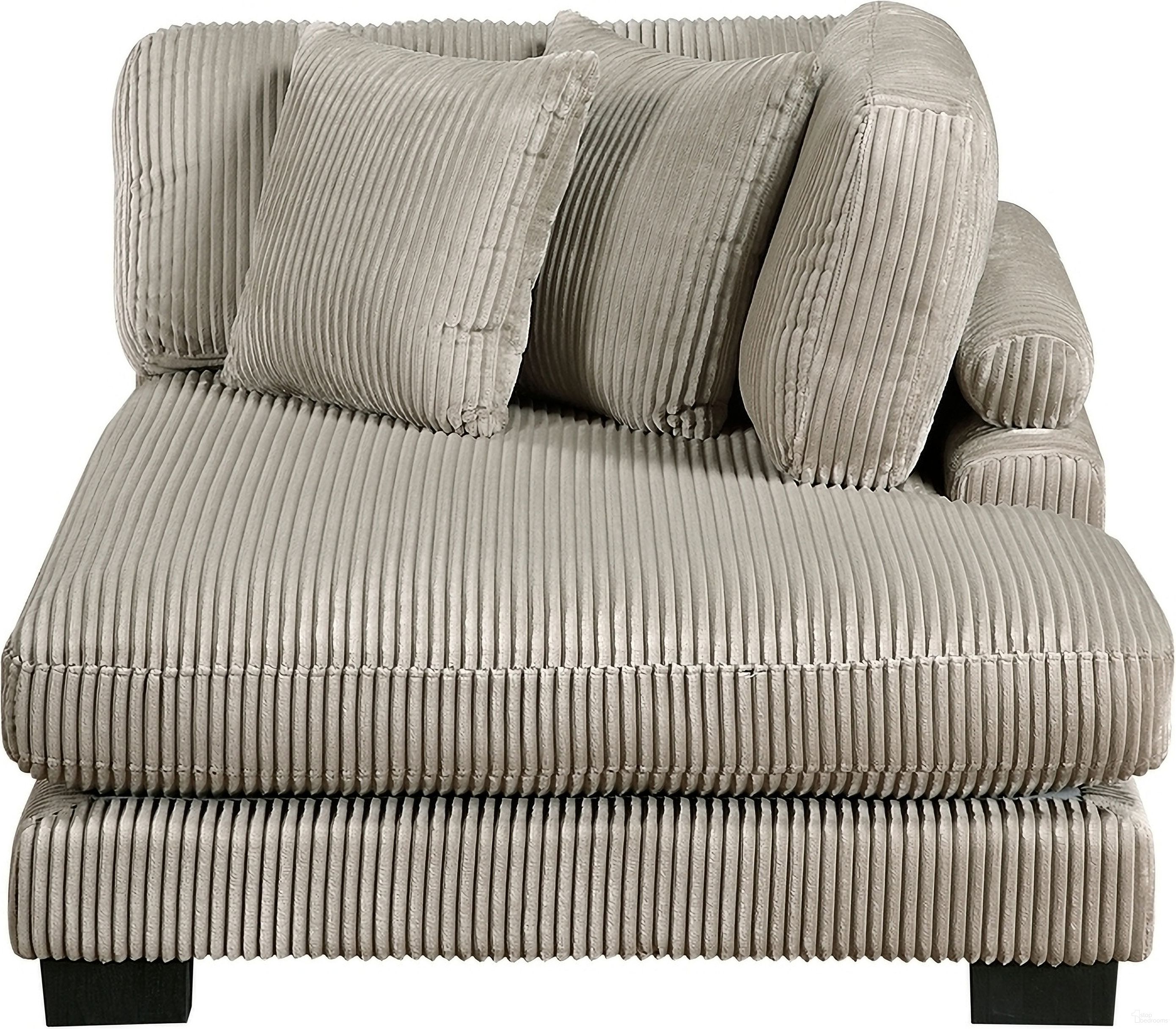 The appearance of Traverse Reversible Chaise In Taupe designed by Homelegance in the modern / contemporary interior design. This taupe piece of furniture  was selected by 1StopBedrooms from Traverse Collection to add a touch of cosiness and style into your home. Sku: 8555GB-VC. Material: Corduroy.
