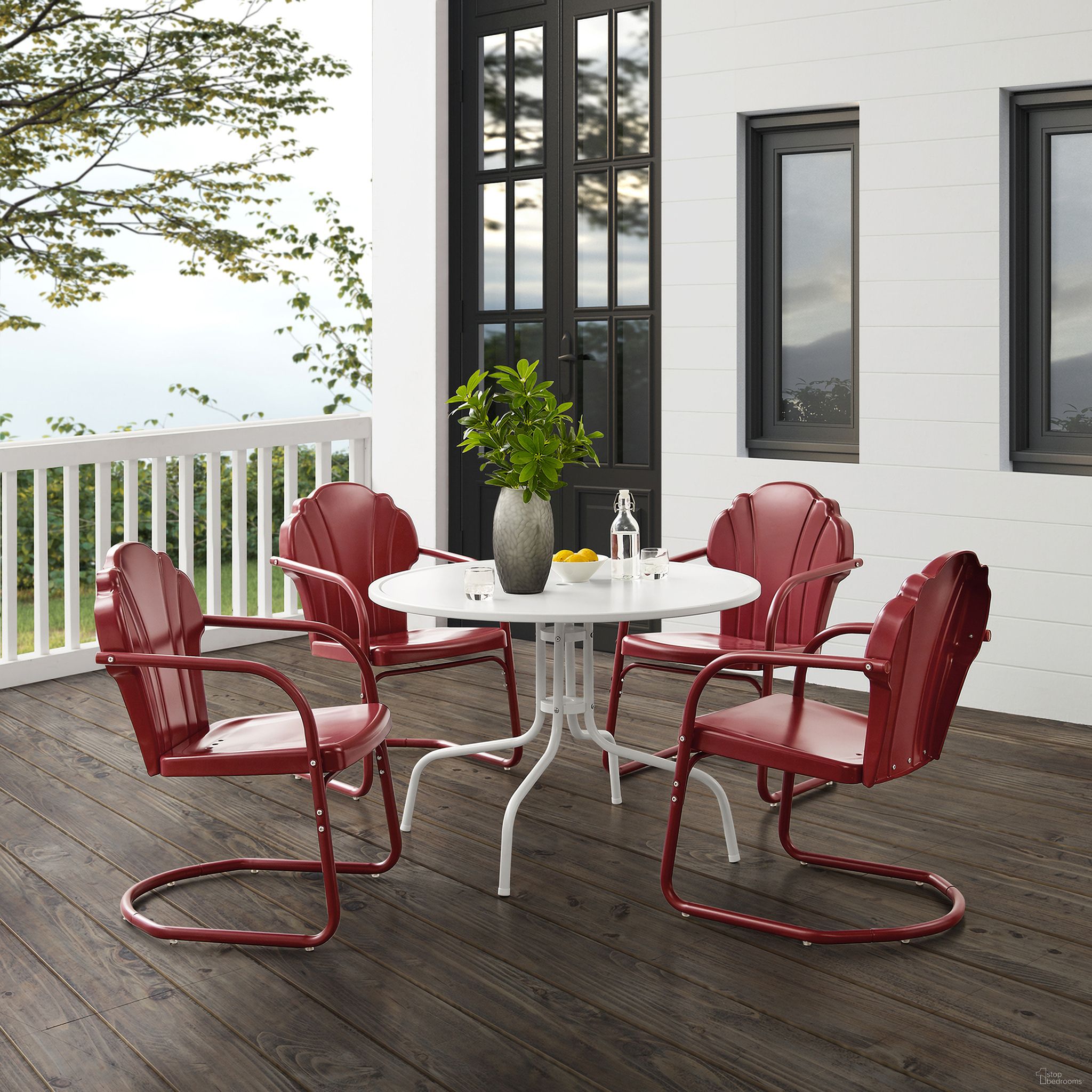 The appearance of Tulip 5 Piece Retro Outdoor Dining Set In Dark Red Satin and White Satin designed by Crosley Brands in the transitional interior design. This red piece of furniture was selected by 1StopBedrooms from Tulip Collection to add a touch of cosiness and style into your home. Sku: CO1012A-WH;CO1029-RE;CO1029-RE. Material: Steel.