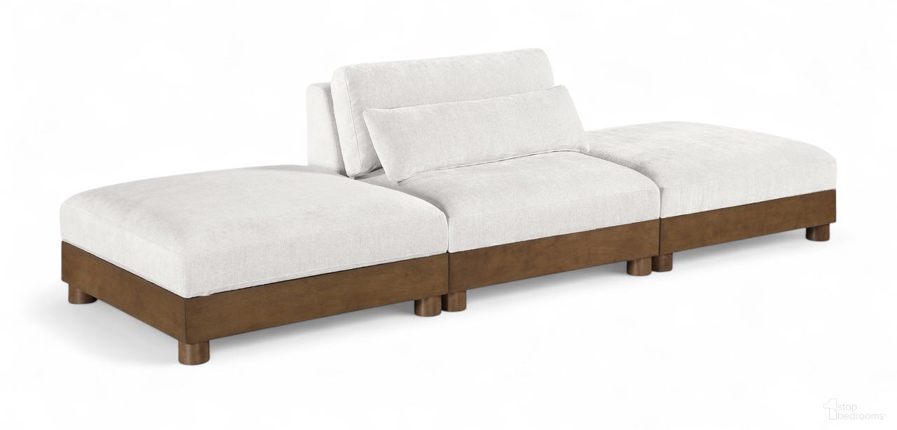 The appearance of Turin 120 Inch Chenille Fabric Upholstered 3-Piece Modular Sofa In Cream designed by Meridian in the modern / contemporary interior design. This cream piece of furniture was selected by 1StopBedrooms from Turin Collection to add a touch of cosiness and style into your home. Sku: 606Cream-Armless;606Cream-Ott;606Cream-Ott. Material: Birch Wood.
