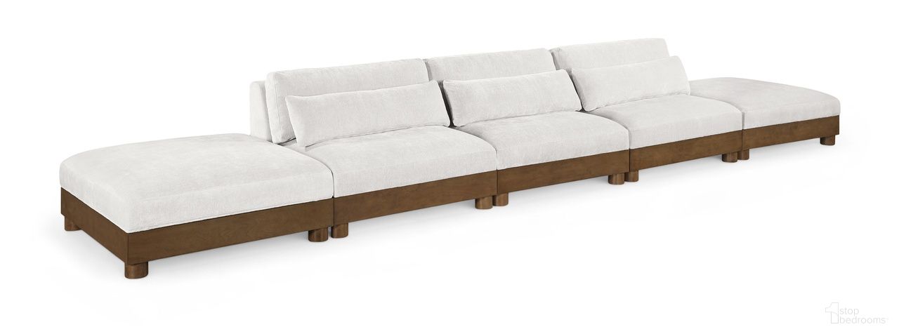 The appearance of Turin 200 Inch Chenille Fabric Upholstered 5-Piece Modular Sofa In Cream designed by Meridian in the modern / contemporary interior design. This cream piece of furniture was selected by 1StopBedrooms from Turin Collection to add a touch of cosiness and style into your home. Sku: 606Cream-Armless;606Cream-Armless;606Cream-Armless;606Cream-Ott;606Cream-Ott. Material: Birch Wood.