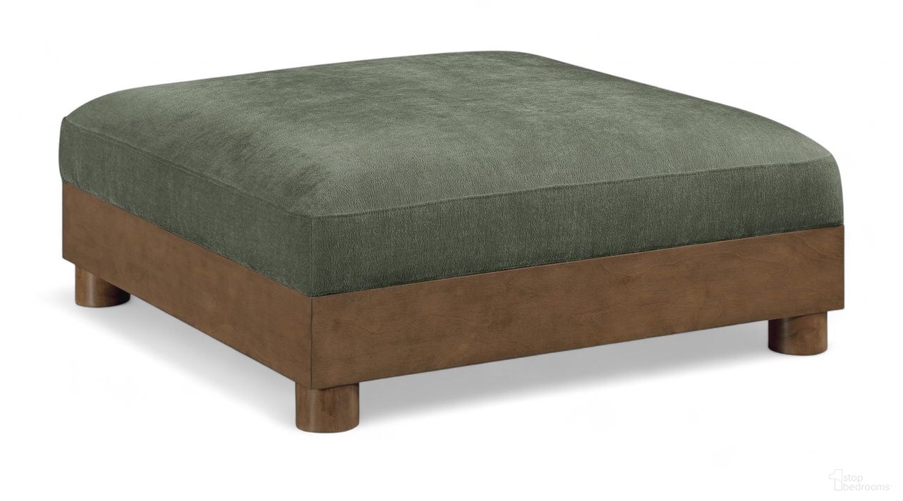The appearance of Turin Chenille Fabric Upholstered Modular Ottoman In Green designed by Meridian in the modern / contemporary interior design. This green piece of furniture was selected by 1StopBedrooms from Turin Collection to add a touch of cosiness and style into your home. Sku: 606Green-Ott. Material: Birch Wood.