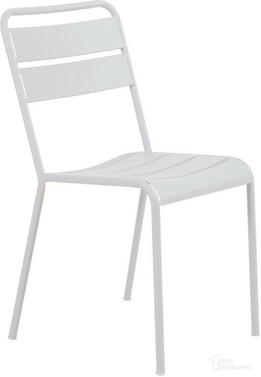 The appearance of Twist Chair Set of 4 In White designed by Bellini Modern Living in the modern / contemporary interior design. This white piece of furniture  was selected by 1StopBedrooms from Twist Collection to add a touch of cosiness and style into your home. Sku: Twist WHT. Material: Metal.