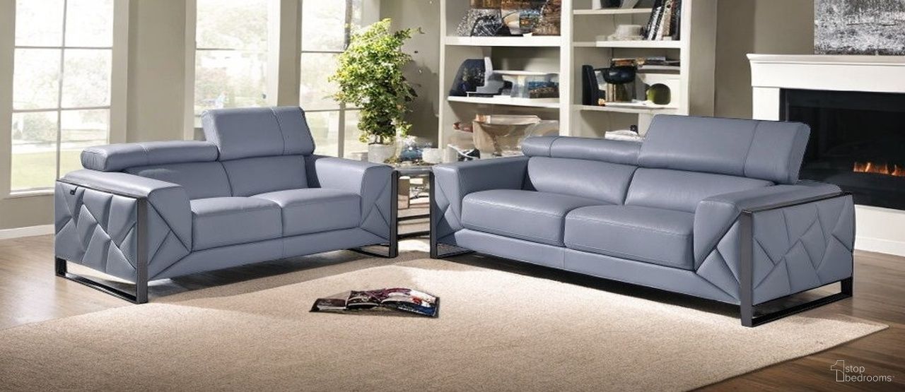 The appearance of Two Piece Indoor Italian Leather Five Person Seating Set In Light Blue designed by Homeroots in the modern / contemporary interior design. This light blue piece of furniture was selected by 1StopBedrooms from to add a touch of cosiness and style into your home. Sku: 476545. Material: Genuine Leather.