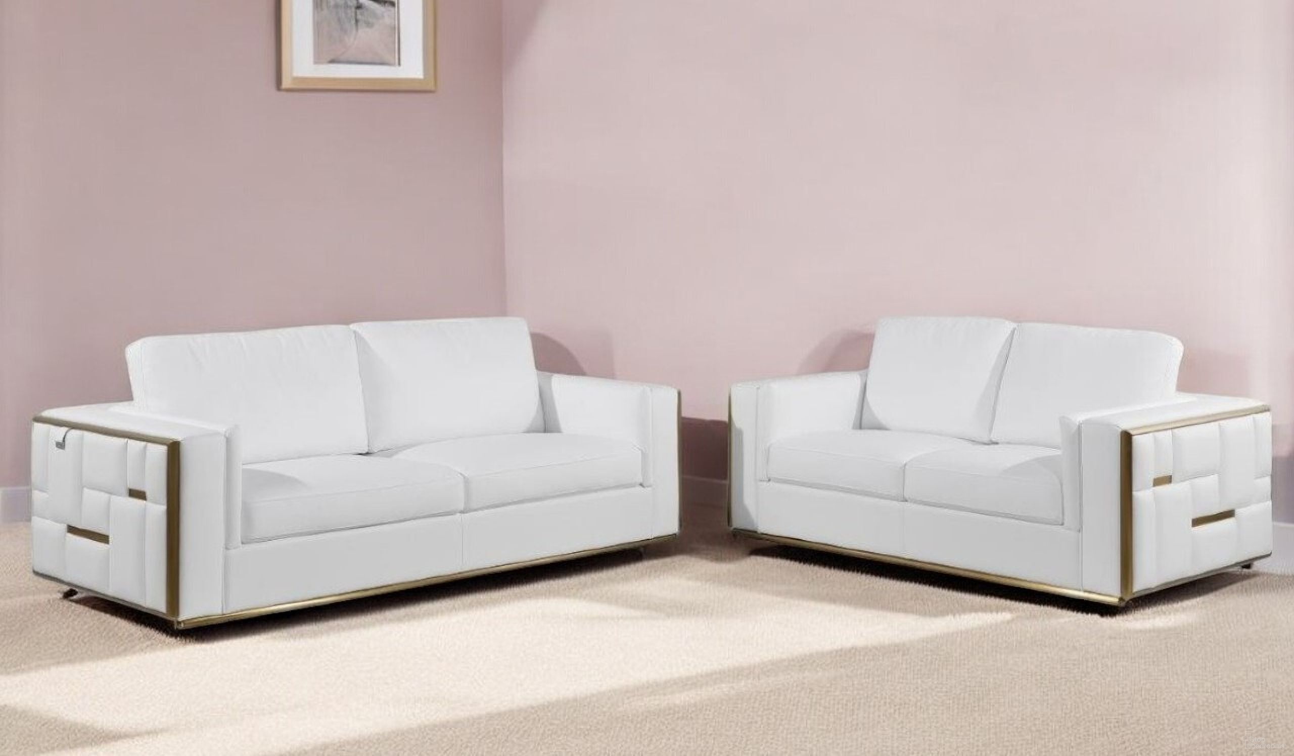 The appearance of Two Piece Italian Leather Five Person Seating Set In White designed by Homeroots in the modern / contemporary interior design. This white piece of furniture was selected by 1StopBedrooms from to add a touch of cosiness and style into your home. Sku: 534163. Material: Genuine Leather.