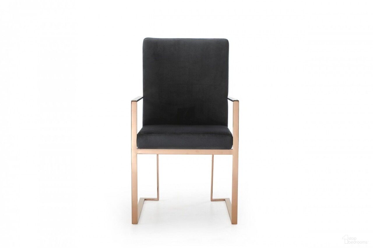 The appearance of Upholstered Fabric Dining Arm Chair In Black and Gold designed by Homeroots in the modern / contemporary interior design. This black and gold piece of furniture was selected by 1StopBedrooms from to add a touch of cosiness and style into your home. Sku: 472180. Material: Fabric. Chair Type: Arm Chair.