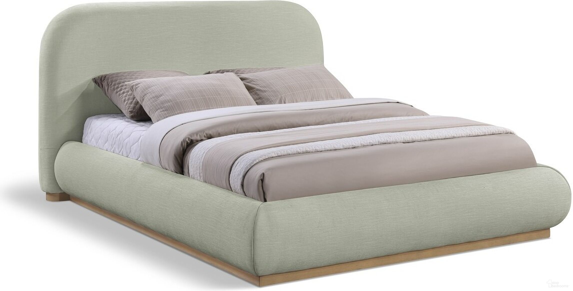 The appearance of Vaughn King Bed In Mint/Natural designed by Meridian in the modern / contemporary interior design. This mint piece of furniture  was selected by 1StopBedrooms from Vaughn Collection to add a touch of cosiness and style into your home. Sku: B1211Mint-K Box 1/2 (Headboard);B1211Mint-K Box 2/2 (Footboard / Rails / Slats / Support Legs / Center Support Bar). Bed Type: Platform Bed. Bed Size: King. Material: Rubberwood.