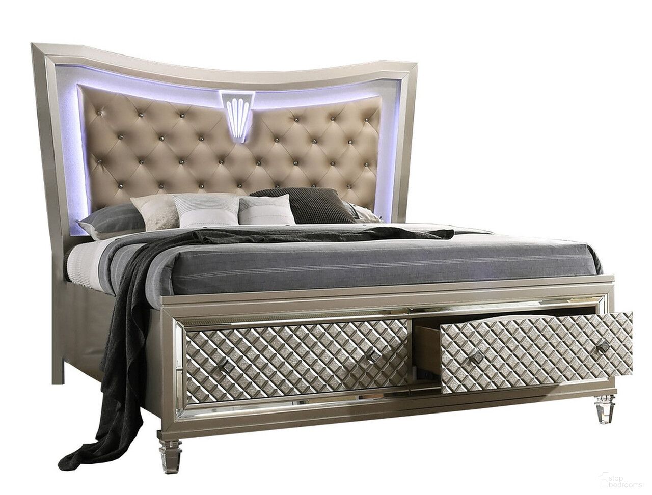 The appearance of Venetian California King Platform Bed with Lights In Champagne Silver designed by Best Quality Furniture in the glam interior design. This champagne silver piece of furniture was selected by 1StopBedrooms from Venetian Collection to add a touch of cosiness and style into your home. Sku: VEN-EKCK-HB;VEN-EKCK-FB;VEN-EKCK-DRW;VEN-CK-SR. Bed Type: Platform Bed. Bed Size: California King. Material: Textured.