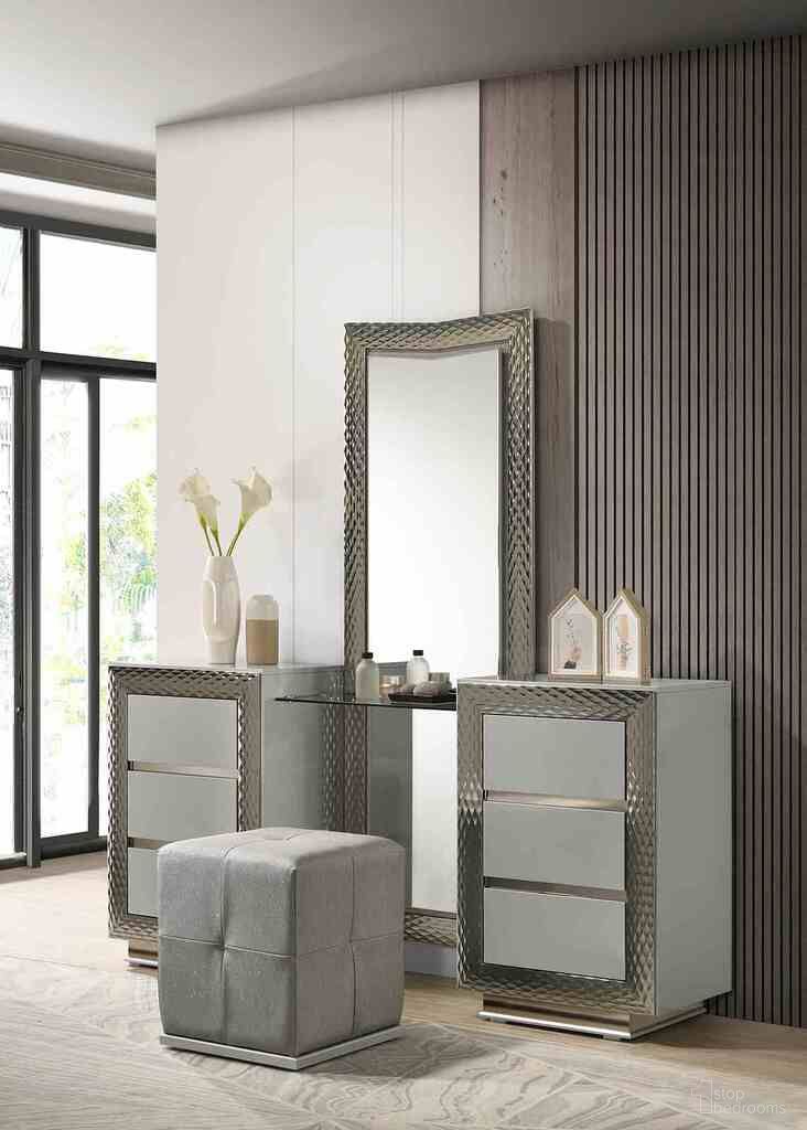 The appearance of Ventnor Vanity with Stool In Gray designed by Furniture of America in the glam interior design. This gray piece of furniture was selected by 1StopBedrooms from Ventnor Collection to add a touch of cosiness and style into your home. Sku: FM7251GY-ST;FM7251GY-V-1;FM7251GY-V-2;FM7251GY-V-3. Material: Satin.