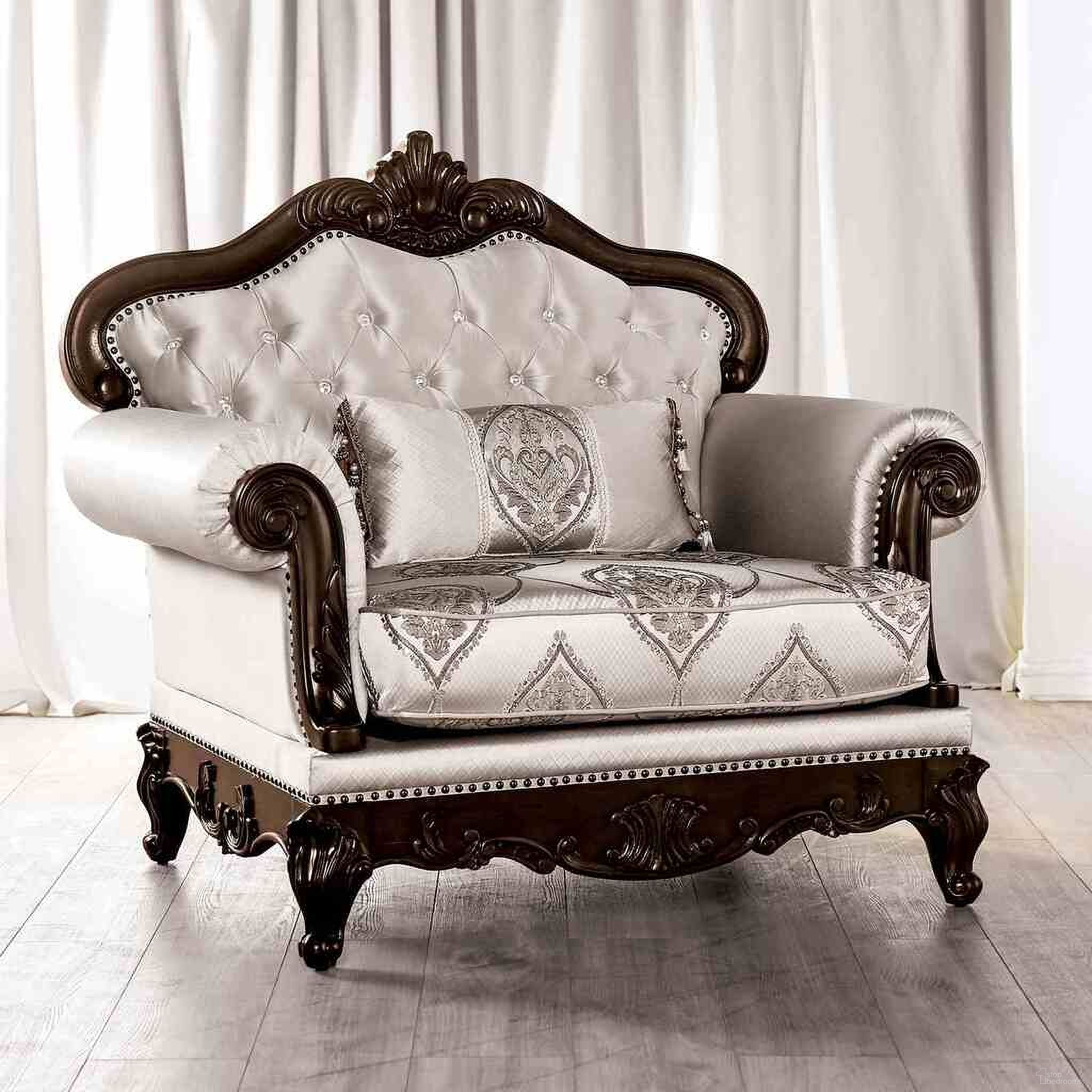 The appearance of Veracruz Chair In Dark Cherry and Beige designed by Furniture of America in the traditional interior design. This dark cherry and beige piece of furniture  was selected by 1StopBedrooms from Veracruz Collection to add a touch of cosiness and style into your home. Sku: FM65002BG-CH. Material: Fabric.