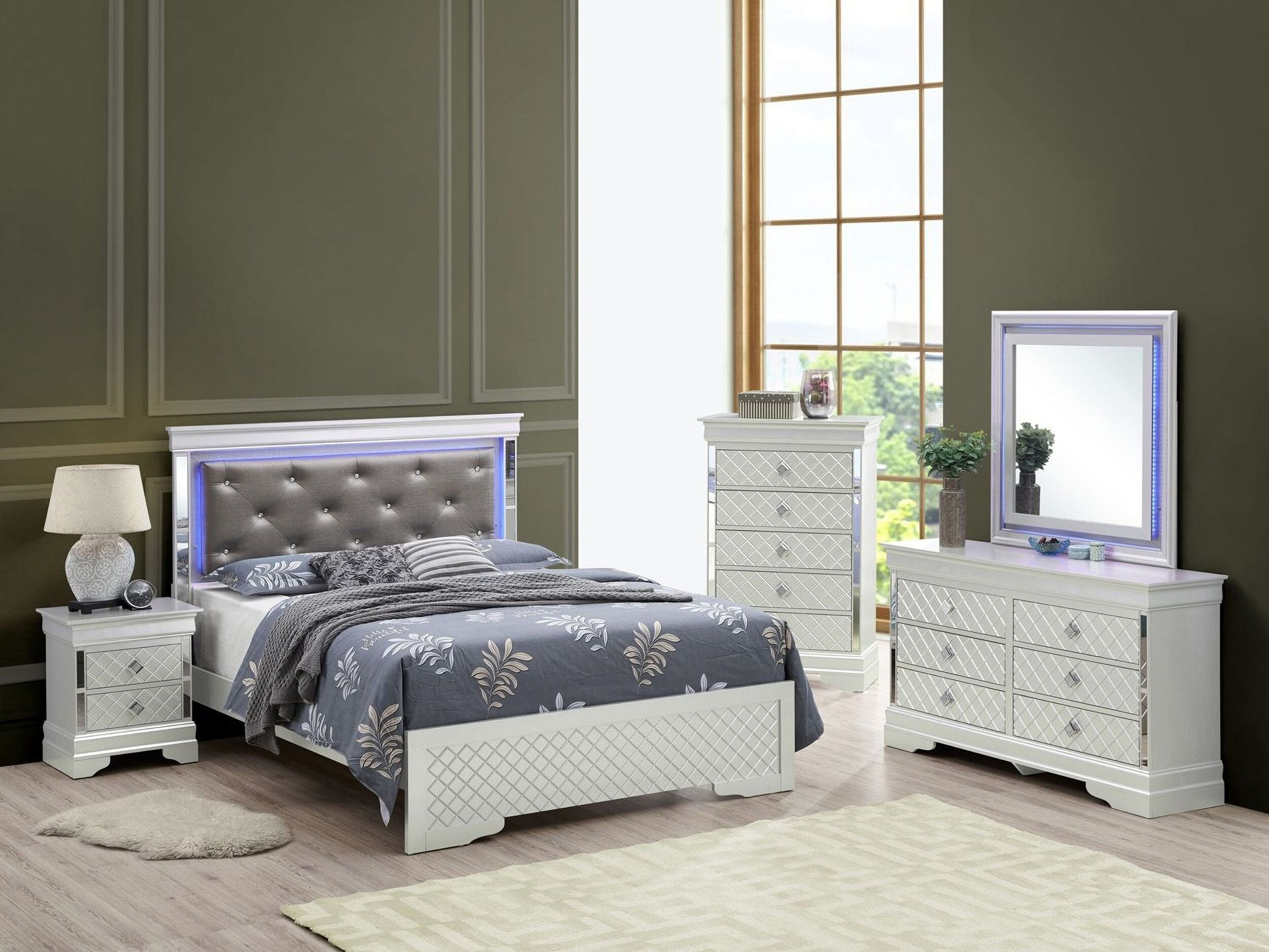 The appearance of Verona Bedroom Set In Silver Champagne designed by Glory in the modern / contemporary interior design. This silver champagne piece of furniture was selected by 1StopBedrooms from Verona Collection to add a touch of cosiness and style into your home. Sku: G6700C-QB3;G6700-N. Bed Type: Panel Bed. Bed Size: Queen. Material: Wood Veneer.