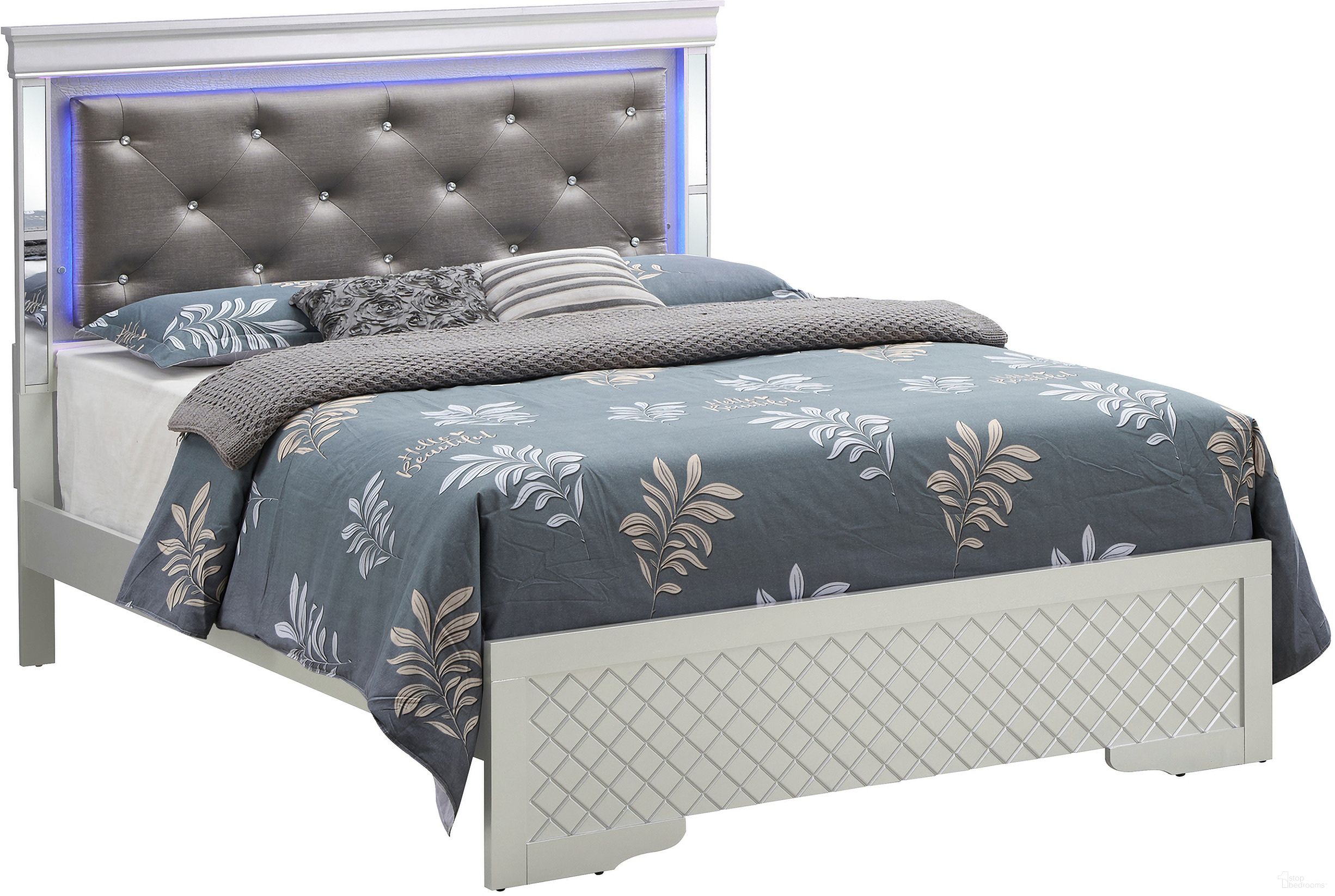 The appearance of Verona King Bed In Silver Champagne designed by Glory in the modern / contemporary interior design. This silver champagne piece of furniture was selected by 1StopBedrooms from Verona Collection to add a touch of cosiness and style into your home. Sku: G6700C-KB3 Box 1;G6700C-KB3 Box 2;G6700C-KB3 Box 3. Bed Type: Panel Bed. Bed Size: King. Material: Wood Veneer.