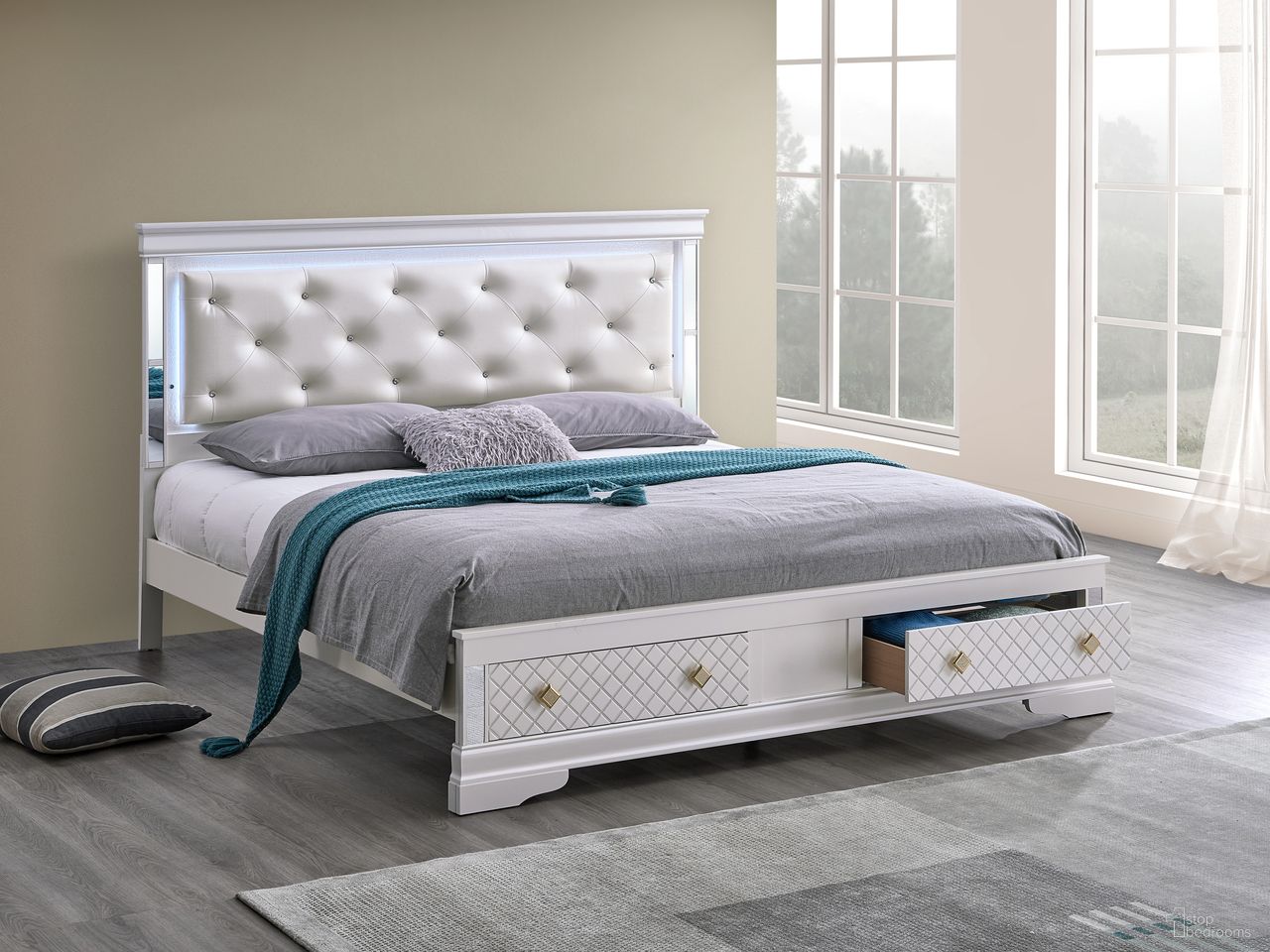 The appearance of Verona King Storage Bed In Pearl White designed by Glory in the modern / contemporary interior design. This pearl white piece of furniture  was selected by 1StopBedrooms from Verona Collection to add a touch of cosiness and style into your home. Sku: G6735B-KSB Box 1;G6735B-KSB Box 2;G6735B-KSB Box 3;G6735B-KSB Box 4. Bed Type: Storage Bed. Material: Wood. Bed Size: King.