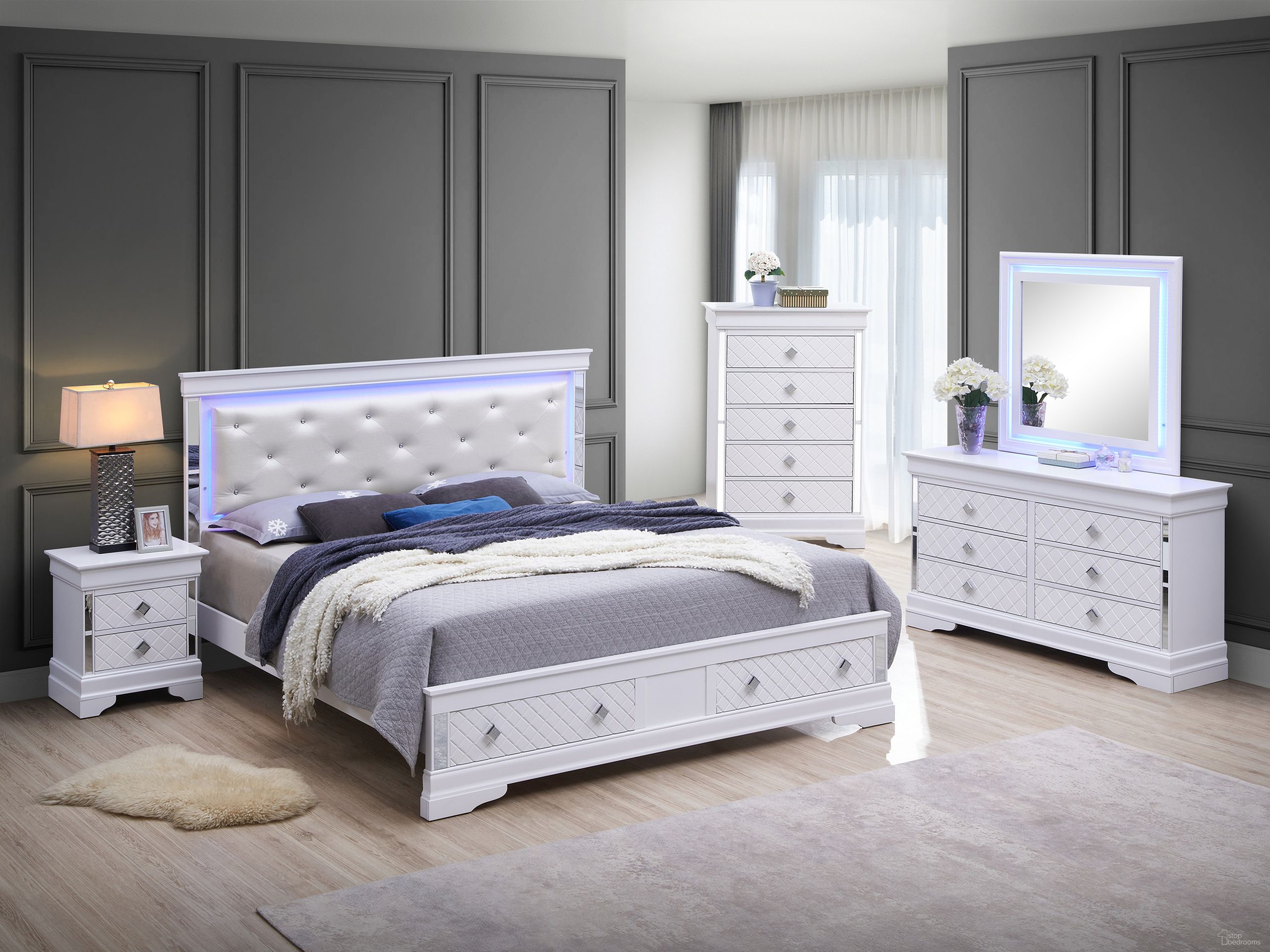The appearance of Verona Storage Bedroom Set In White designed by Glory in the modern / contemporary interior design. This white piece of furniture  was selected by 1StopBedrooms from Verona Collection to add a touch of cosiness and style into your home. Sku: G6790B-QSB2;G6790-N. Material: Wood. Bed Size: King.
