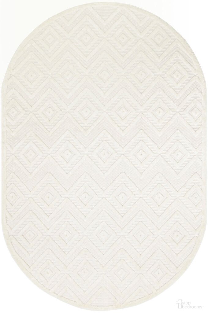 Versatile 6' x 9' Oval Rug In Ivory White