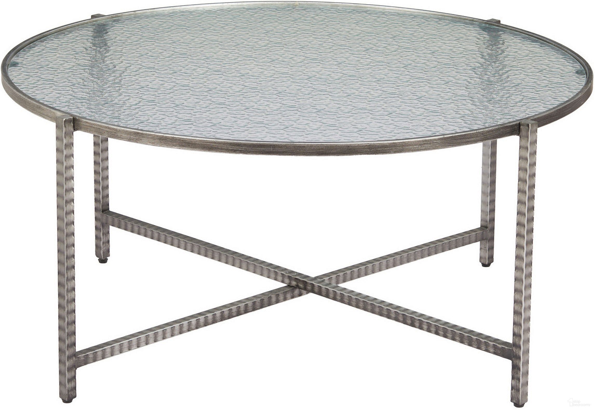 The appearance of Vetro Coffee Table In Silver designed by Zuo Modern in the modern / contemporary interior design. This silver piece of furniture  was selected by 1StopBedrooms from Vetro Collection to add a touch of cosiness and style into your home. Sku: 110751. Material: Glass.