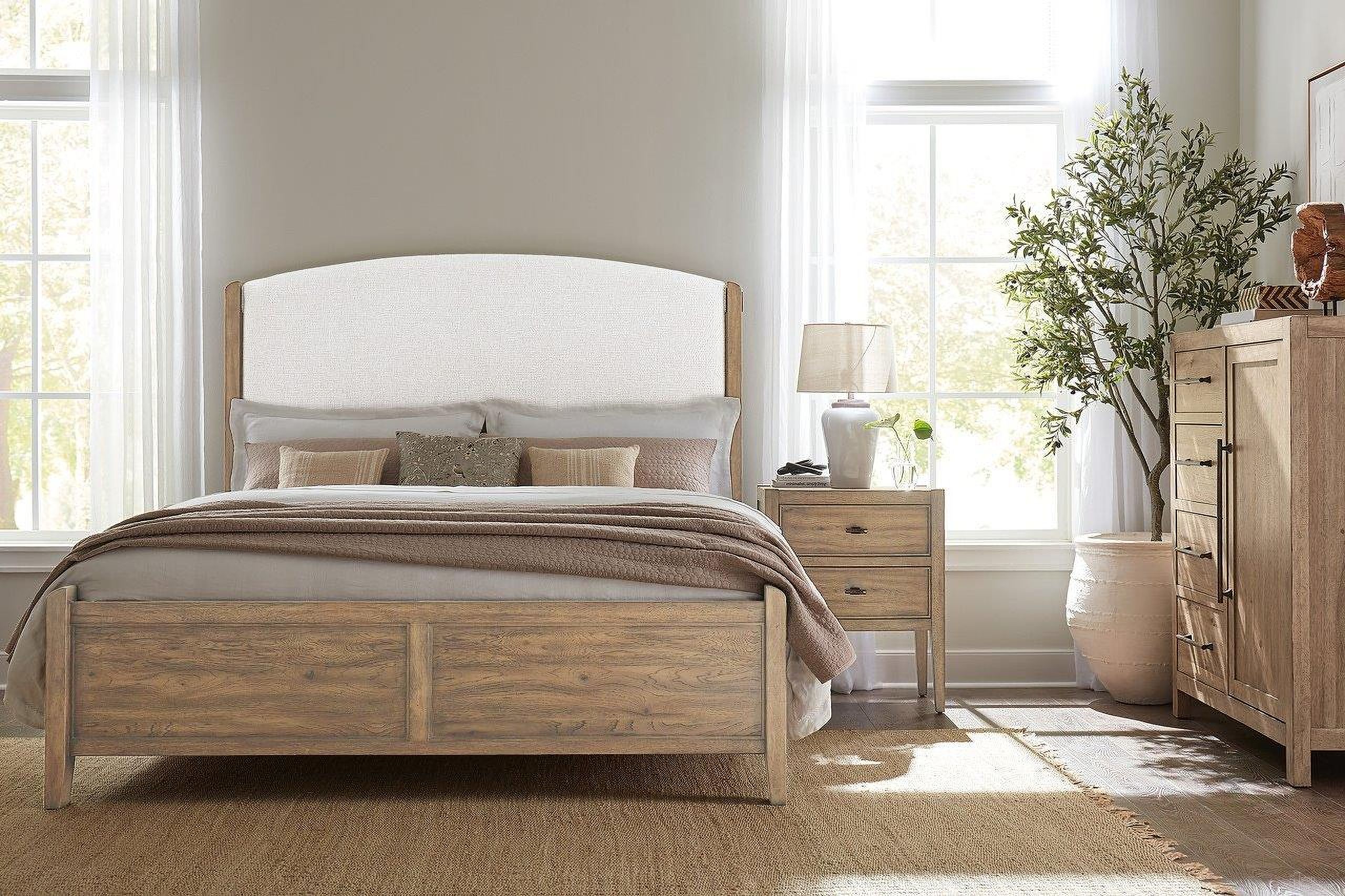 The appearance of Vineyard Row Bedroom Set In Beige designed by Hooker in the transitional interior design. This beige piece of furniture  was selected by 1StopBedrooms from Vineyard Row Collection to add a touch of cosiness and style into your home. Sku: 6952-90850-80;6952-90016-80. Bed Size: Queen. Material: Veneer. Bed Type: Upholstered Bed.